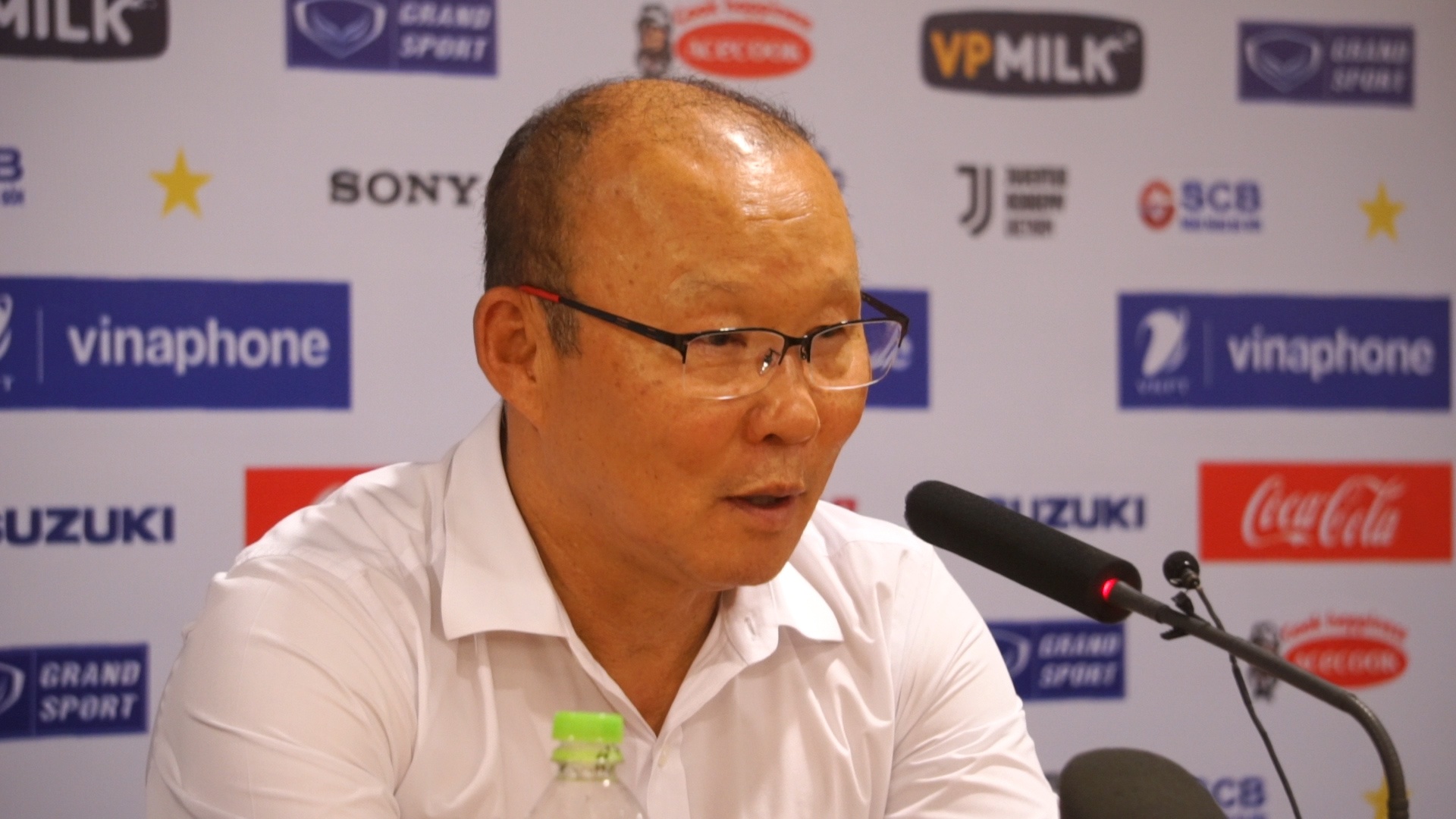 HLV Park Hang-seo: 'Toi nghi Van Hau sut ra ngoai' hinh anh