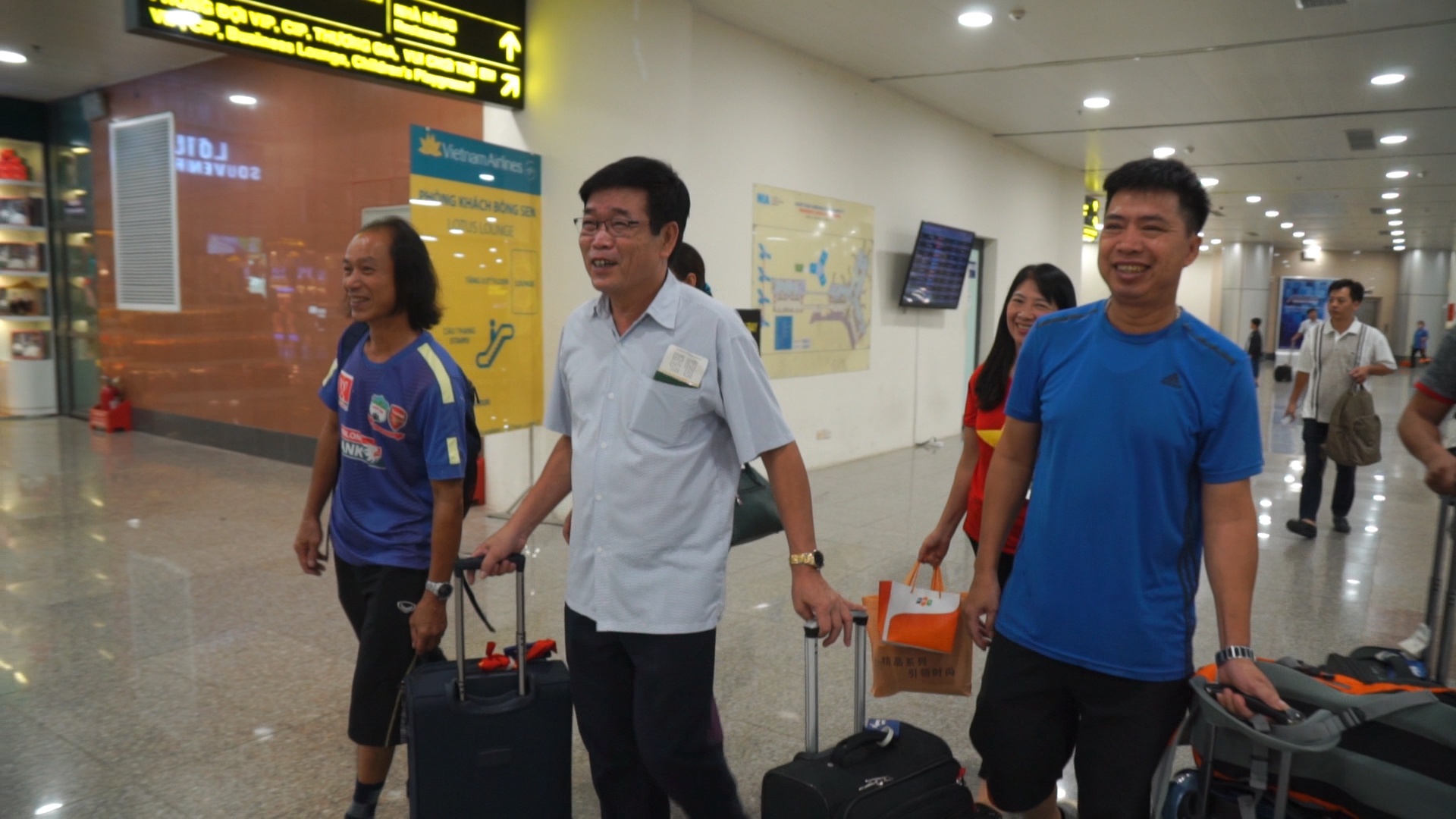 Bo tien ve Xuan Truong toi Indonesia co vu cho con hinh anh