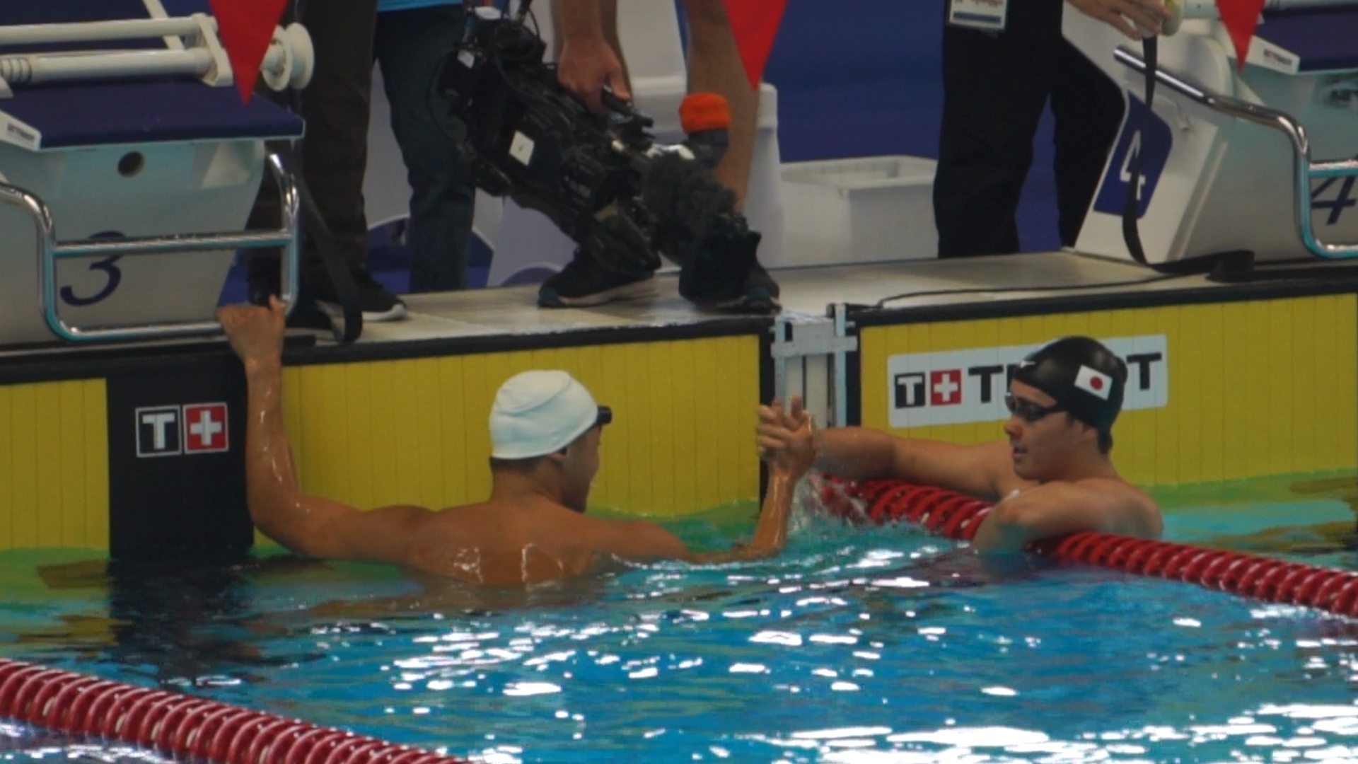 Le Nguyen Paul but toc vao chung ket boi 100 m ngua hinh anh