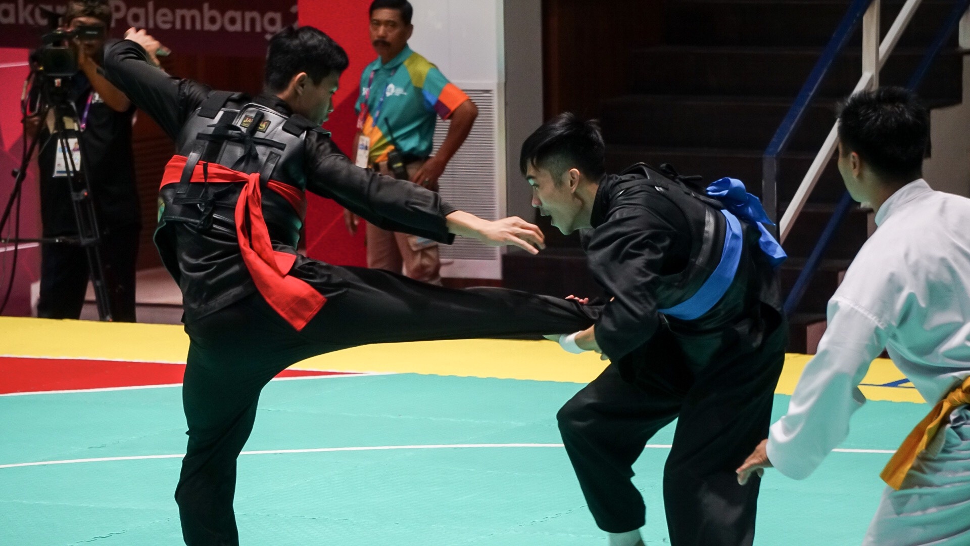 VDV pencak silat Viet Nam: 'Toi da trung giap ma khong co diem' hinh anh