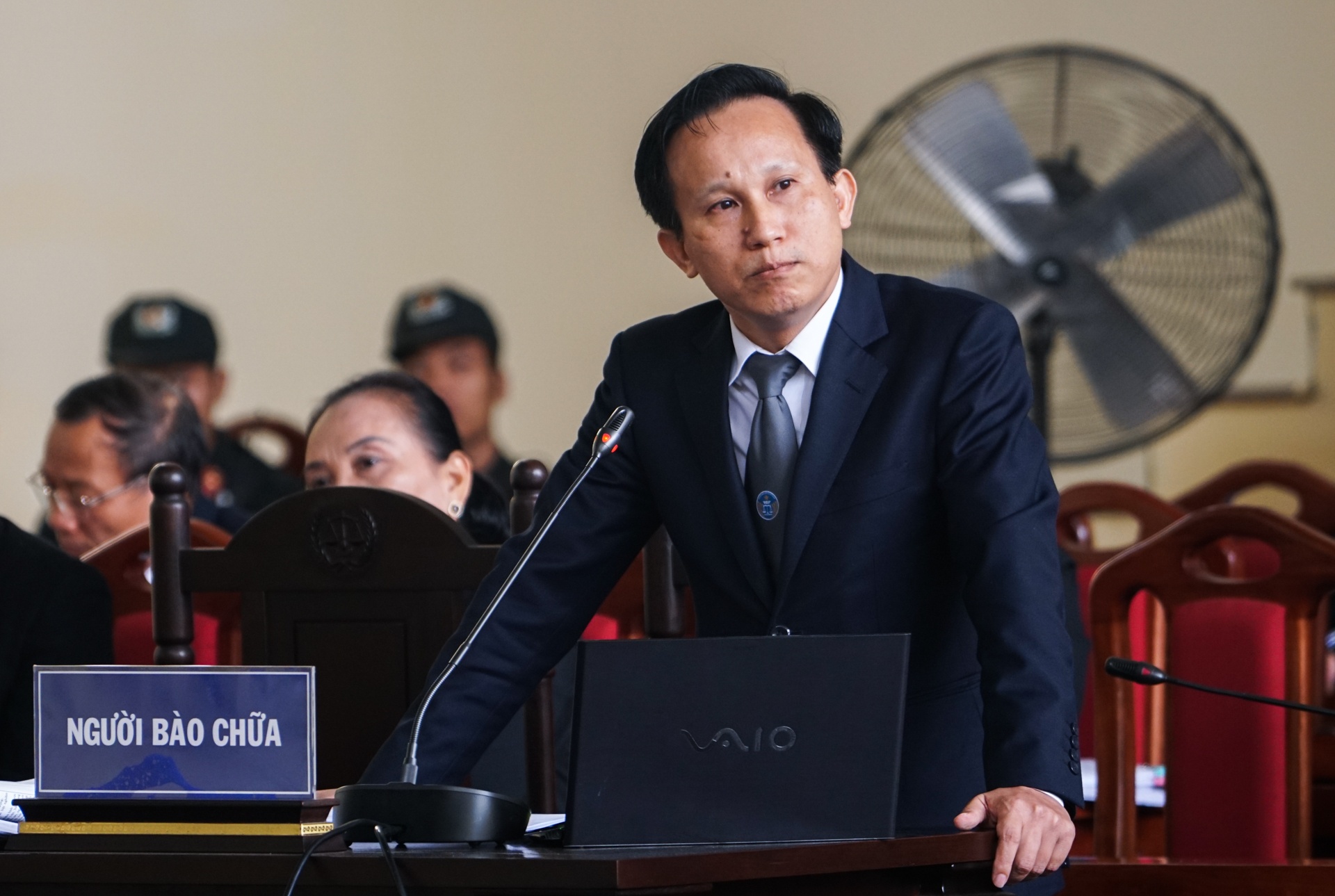 Phan Sao Nam pham toi vi tin tuong tuyet doi vao CNC hinh anh