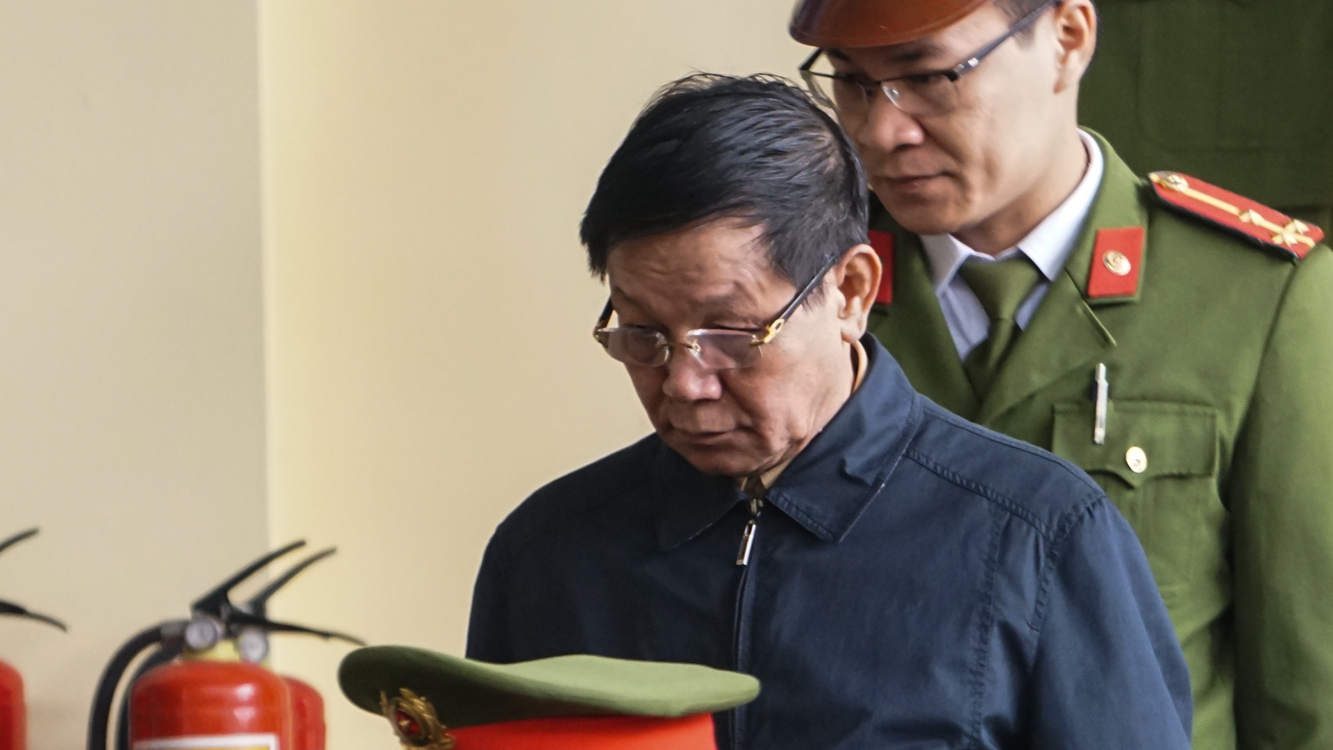 Bi cao Phan Van Vinh, Nguyen Thanh Hoa xin loi khi noi loi sau cung hinh anh