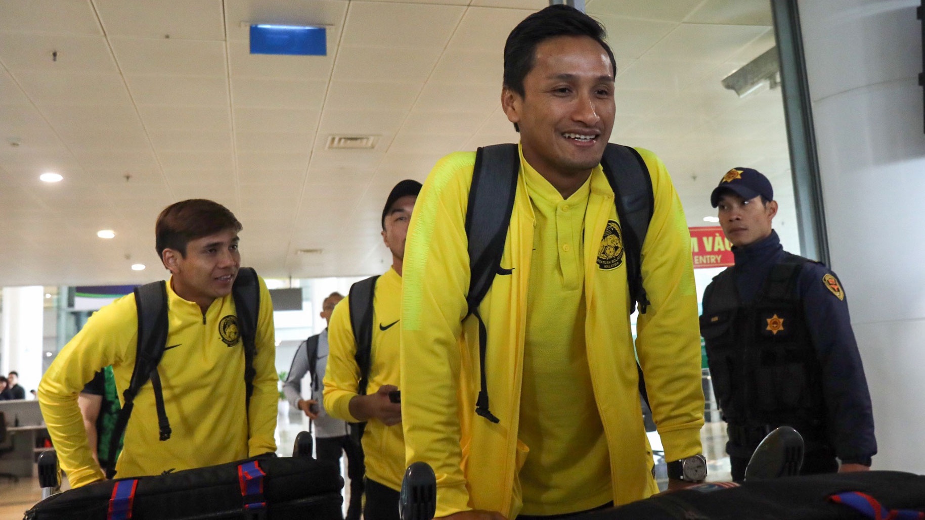 Malaysia co mat tai Noi Bai, san sang tai dau tuyen Viet Nam hinh anh