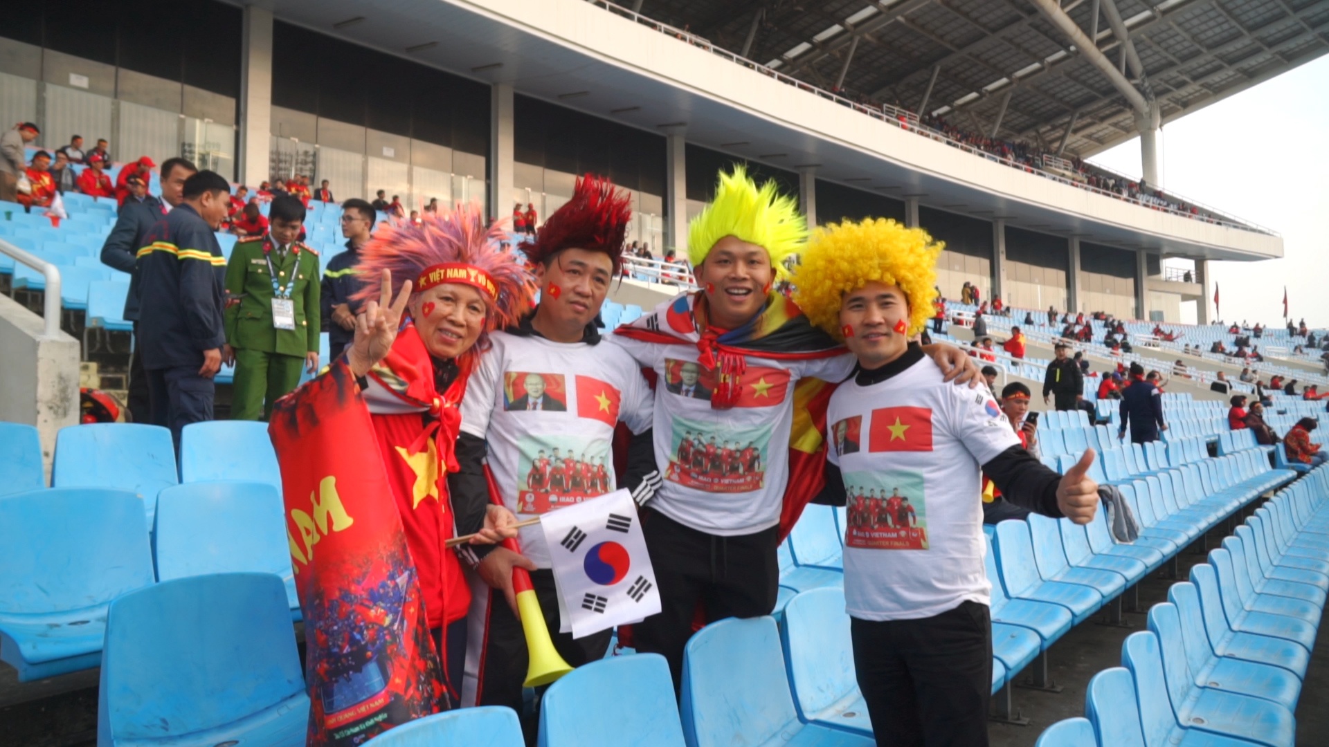 CDV hoa trang doc dao co vu tuyen Viet Nam hinh anh