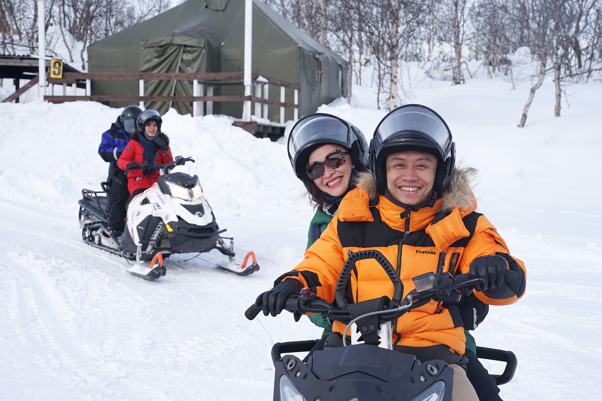 Trai nghiem mot vong thanh pho tuyet trang Murmansk hinh anh