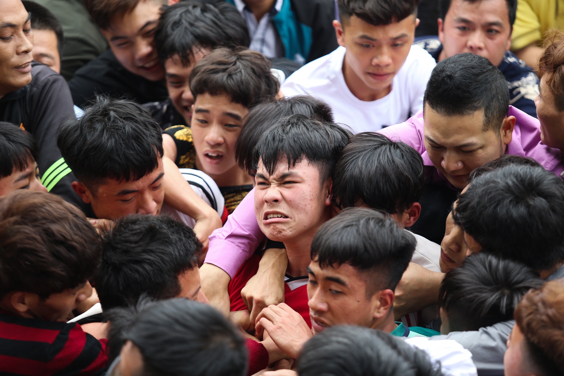 Tai dien canh tranh cuop 'chieu thieng' mong sinh con trai hinh anh