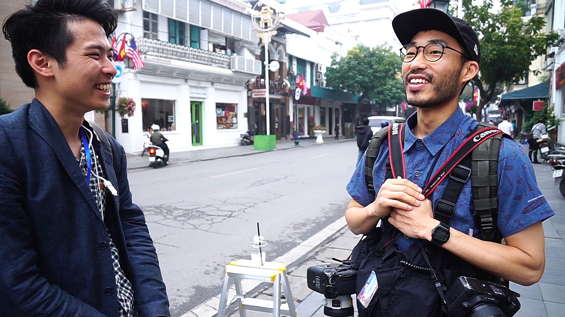 Phong vien anh Han Quoc: 'Ngay nao cung lam tu 5h den 1h sang hom sau' hinh anh