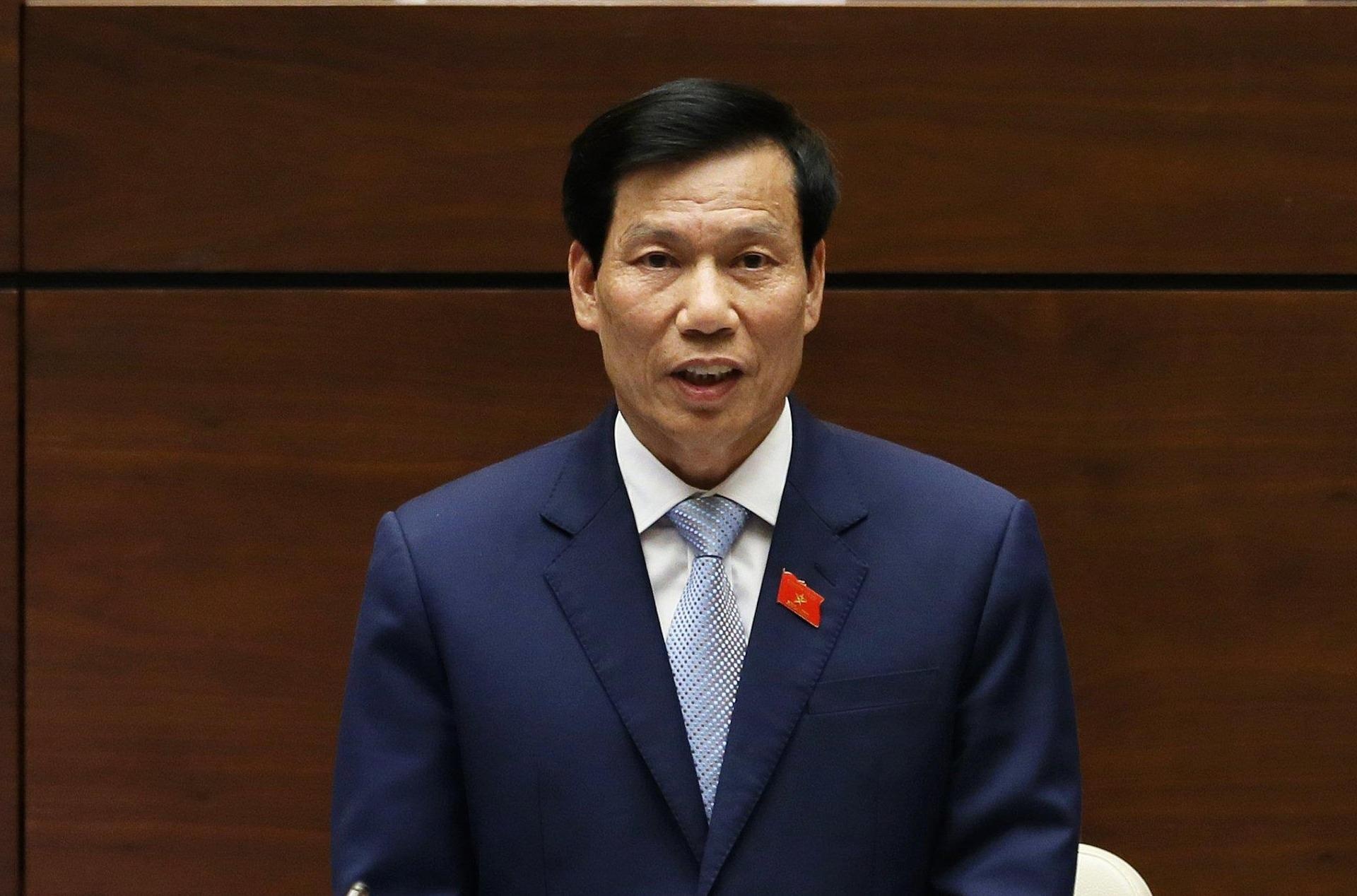 Bo truong Nguyen Ngoc Thien tiep tuc tra loi chat van truoc Quoc hoi hinh anh