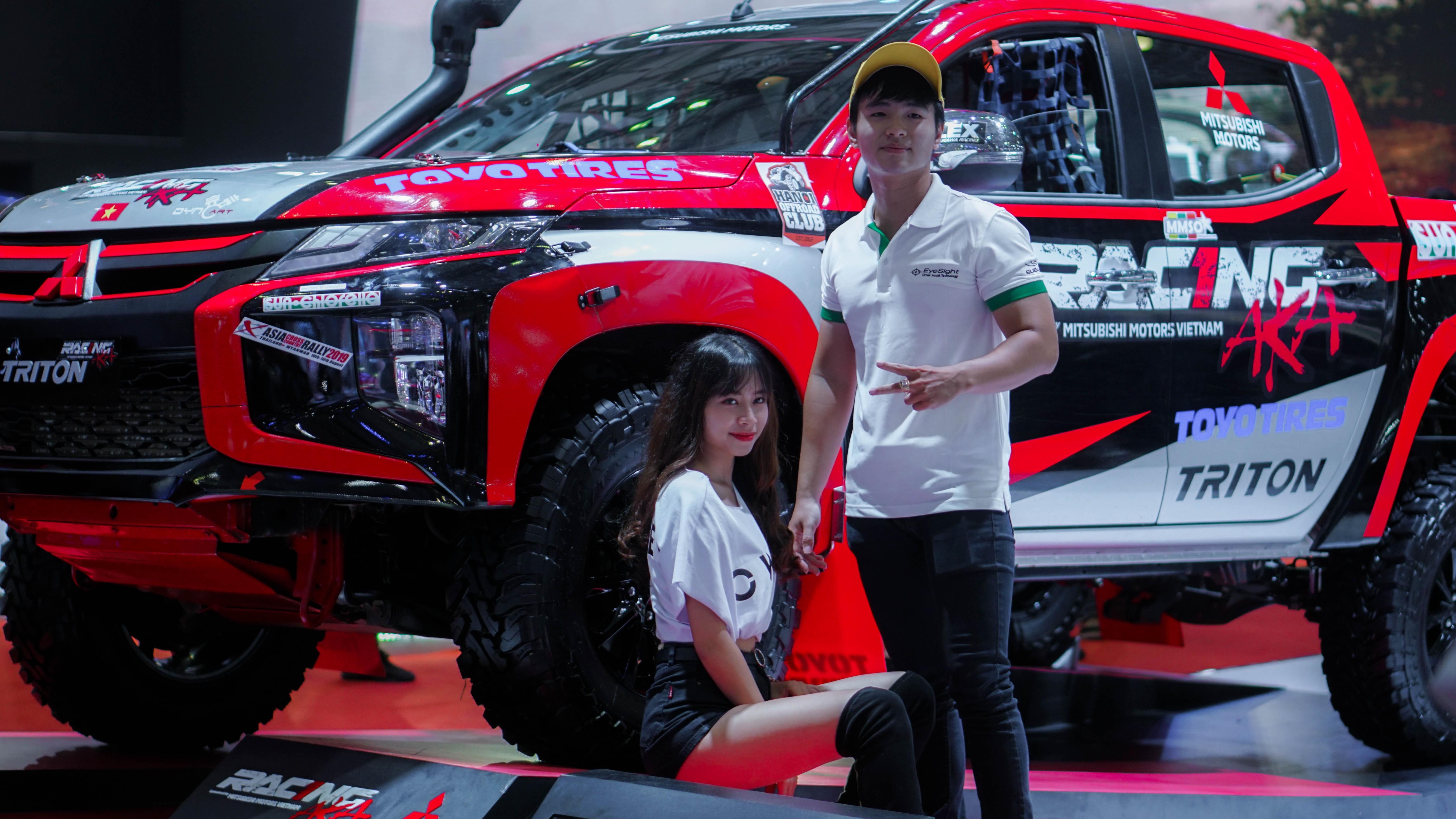 Mitsubishi Triton do len offroad du thi quoc te tai VMS 2019 hinh anh