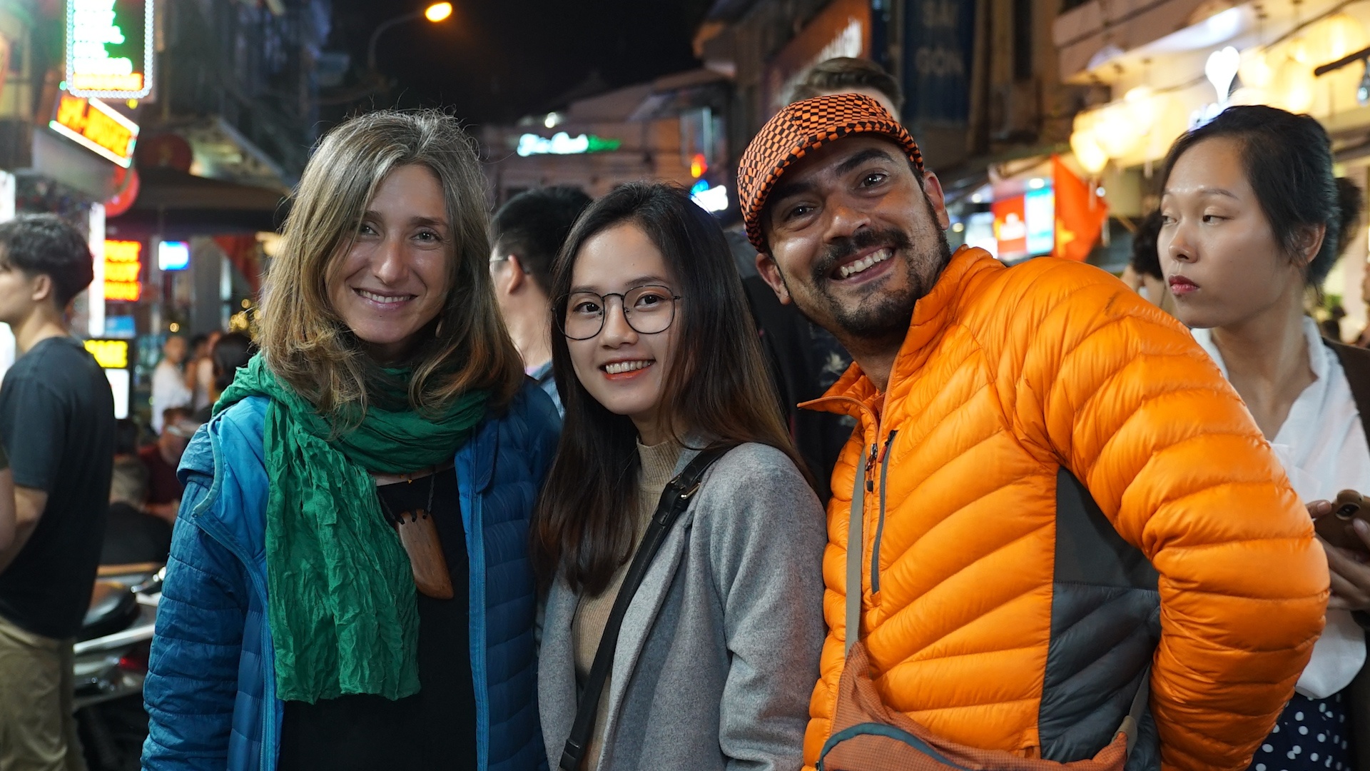 Khach Tay bat ngo khi Ha Noi khong ban phao hoa don nam moi 2020 hinh anh