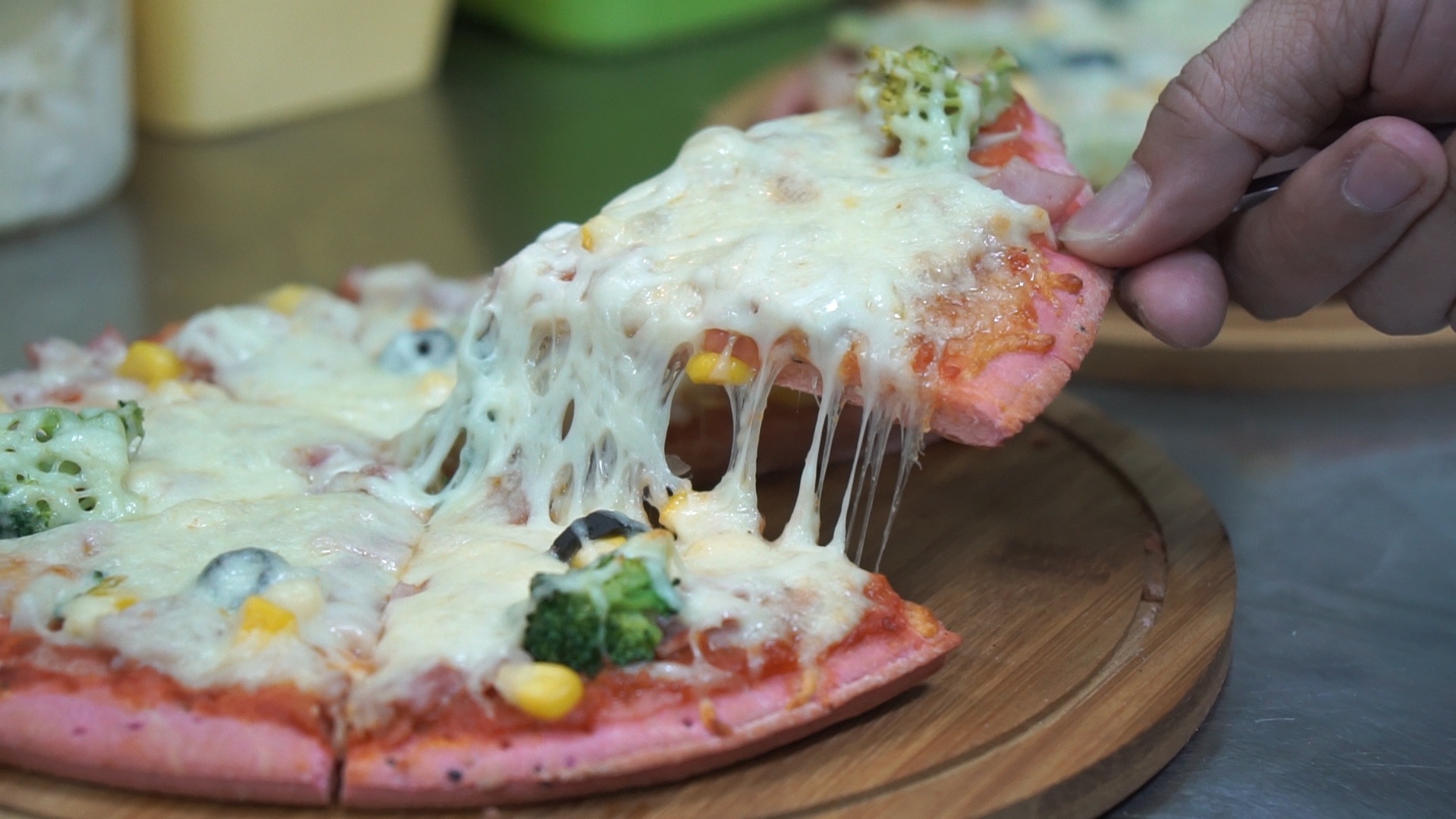 Pizza thanh long gia 55.000 dong hinh anh