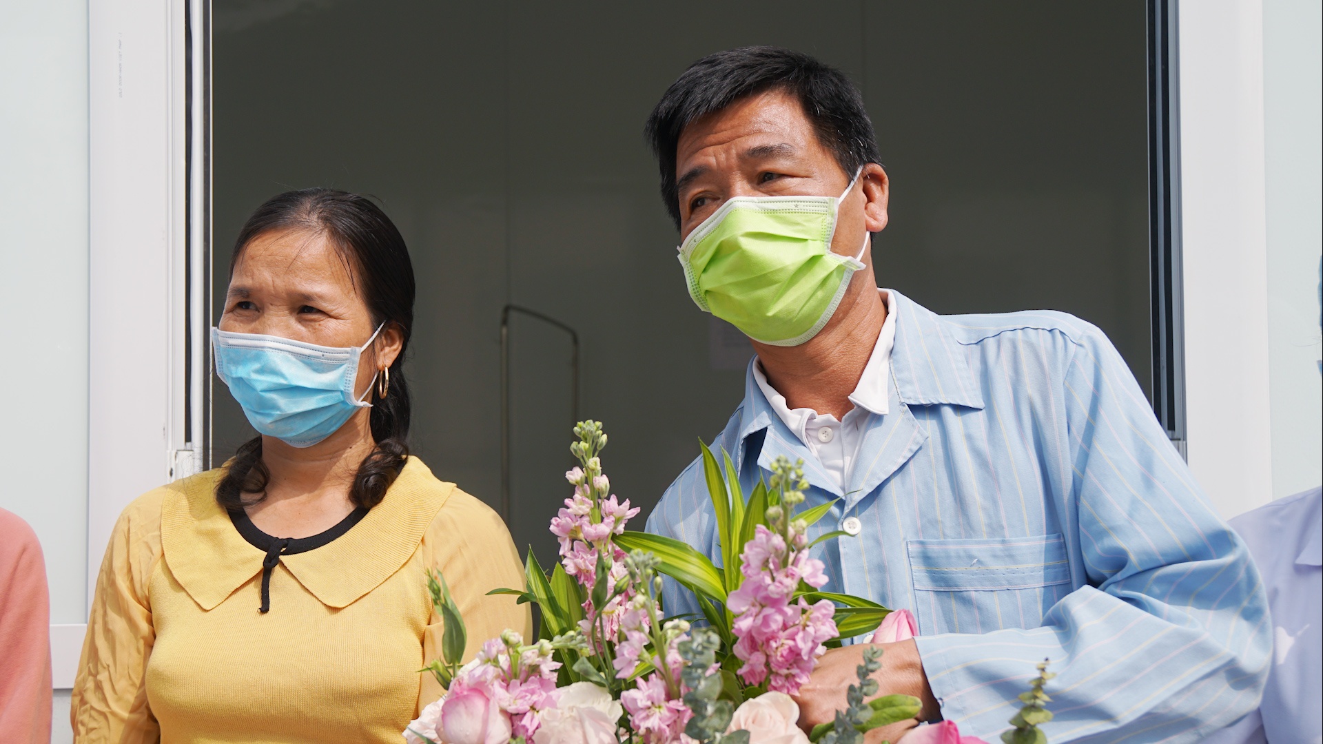 Benh nhan Covid-19 cuoi cung o Viet Nam: 'Toi lo du luan dieu tieng' hinh anh