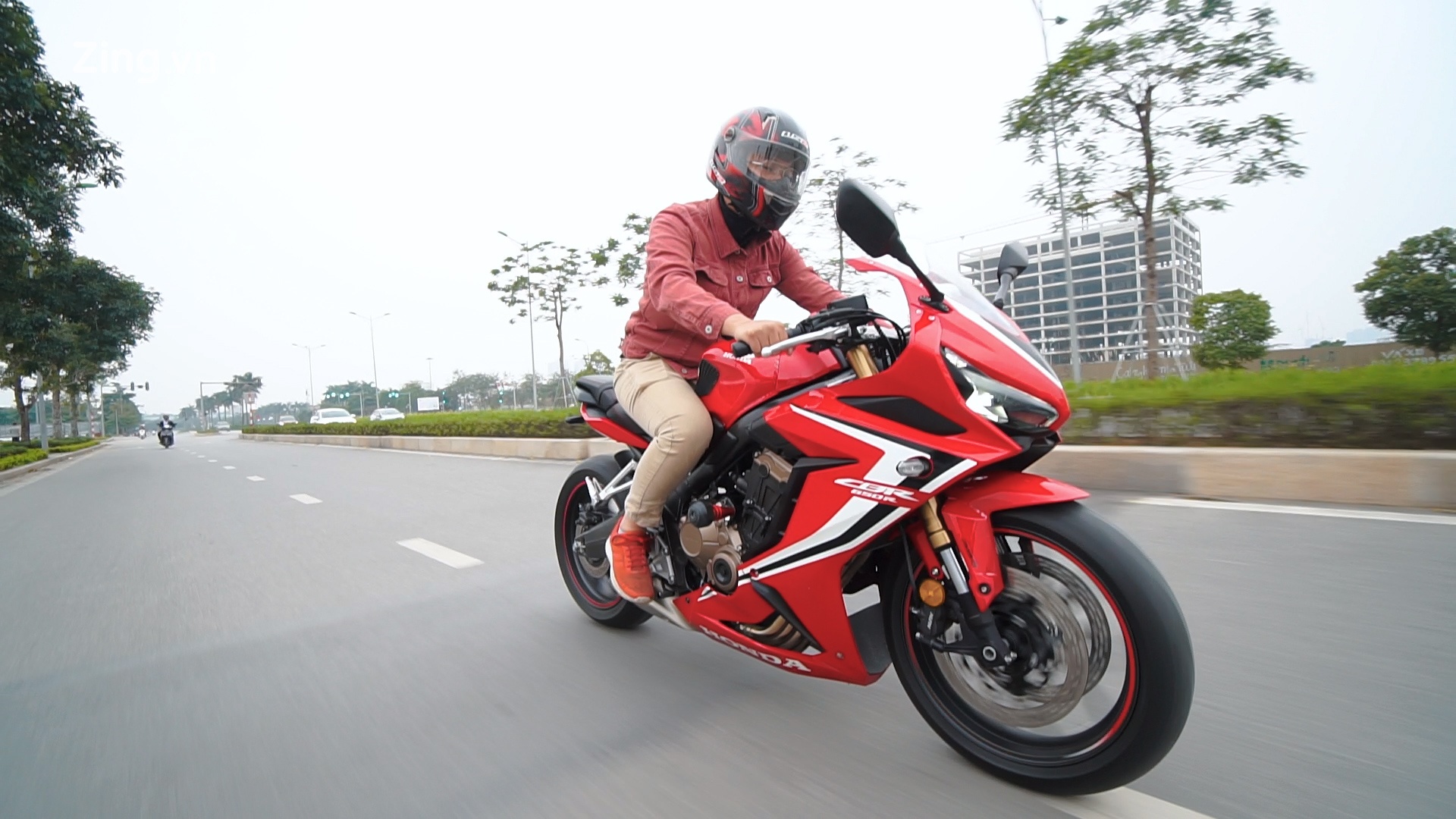 Trai nghiem Honda CBR 650R - moto the thao hien lanh trong pho hinh anh