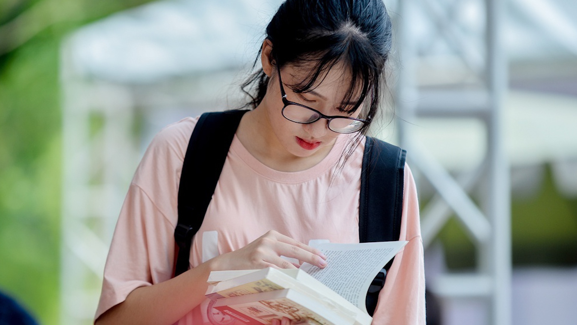 Doc gia tre mong cho gi o Hoi sach truc tuyen quoc gia 2020? hinh anh