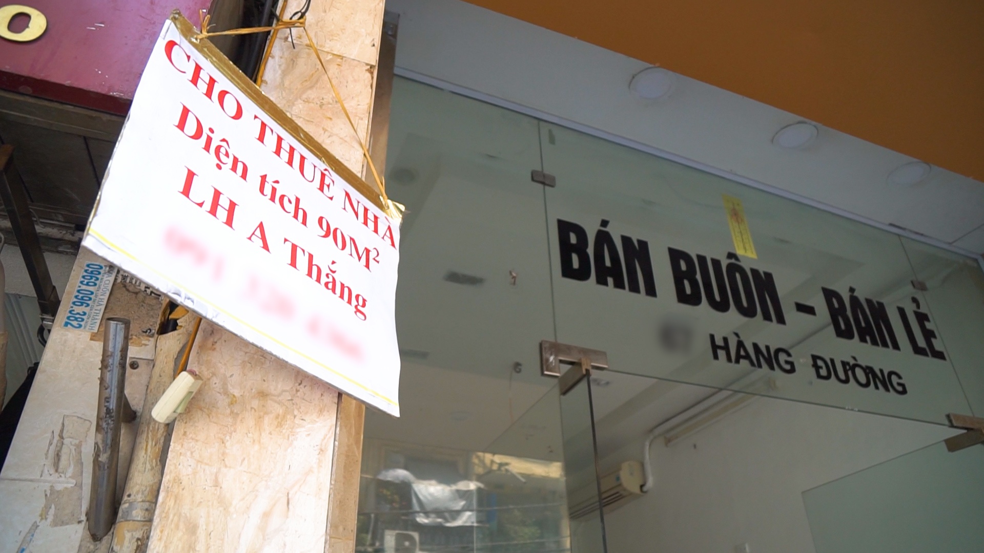 Mat bang kinh doanh giam gia thue van khong co khach hinh anh