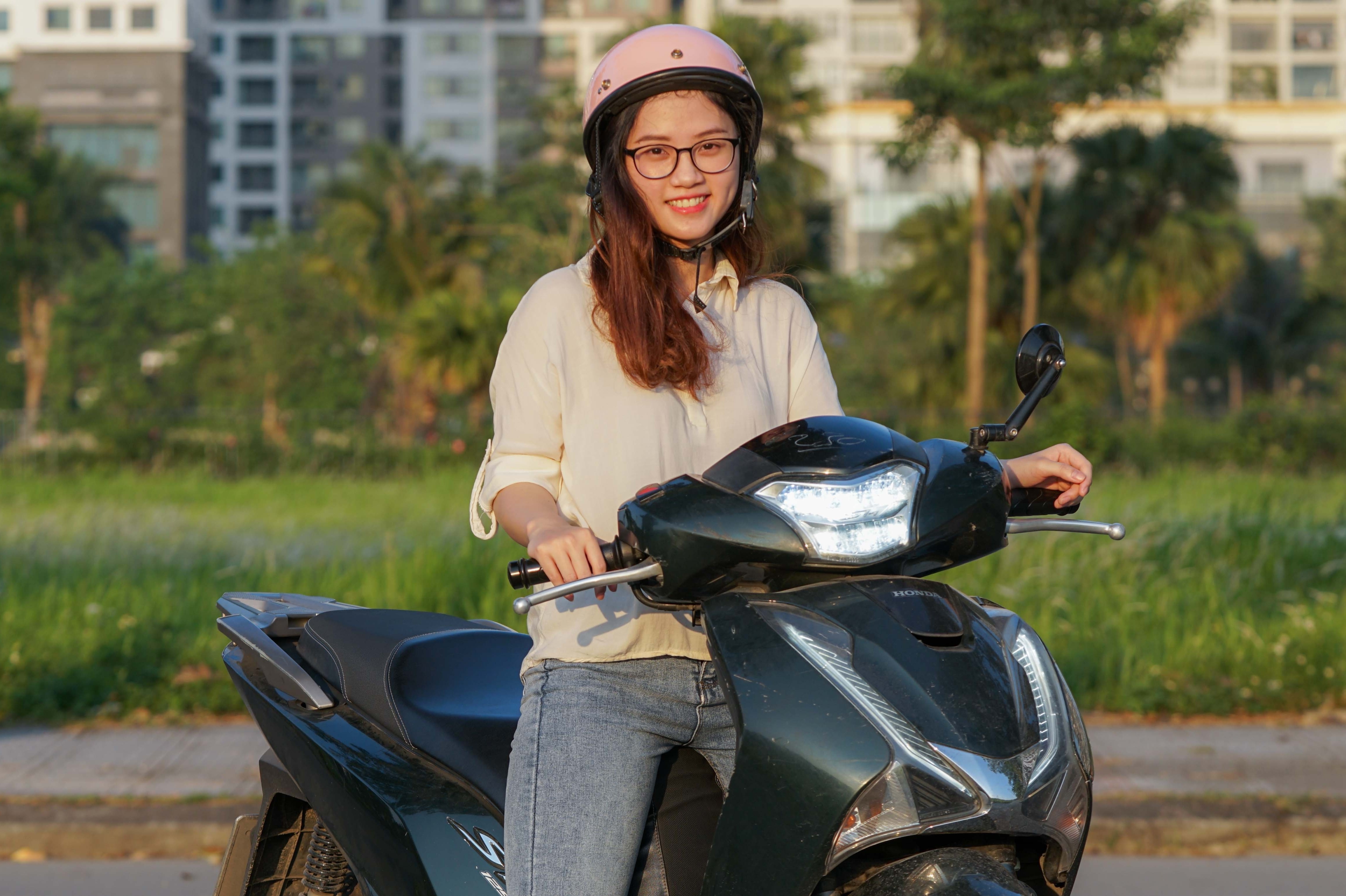 Chuyen gia, nguoi dan noi gi ve de xuat bat den xe may ban ngay? hinh anh