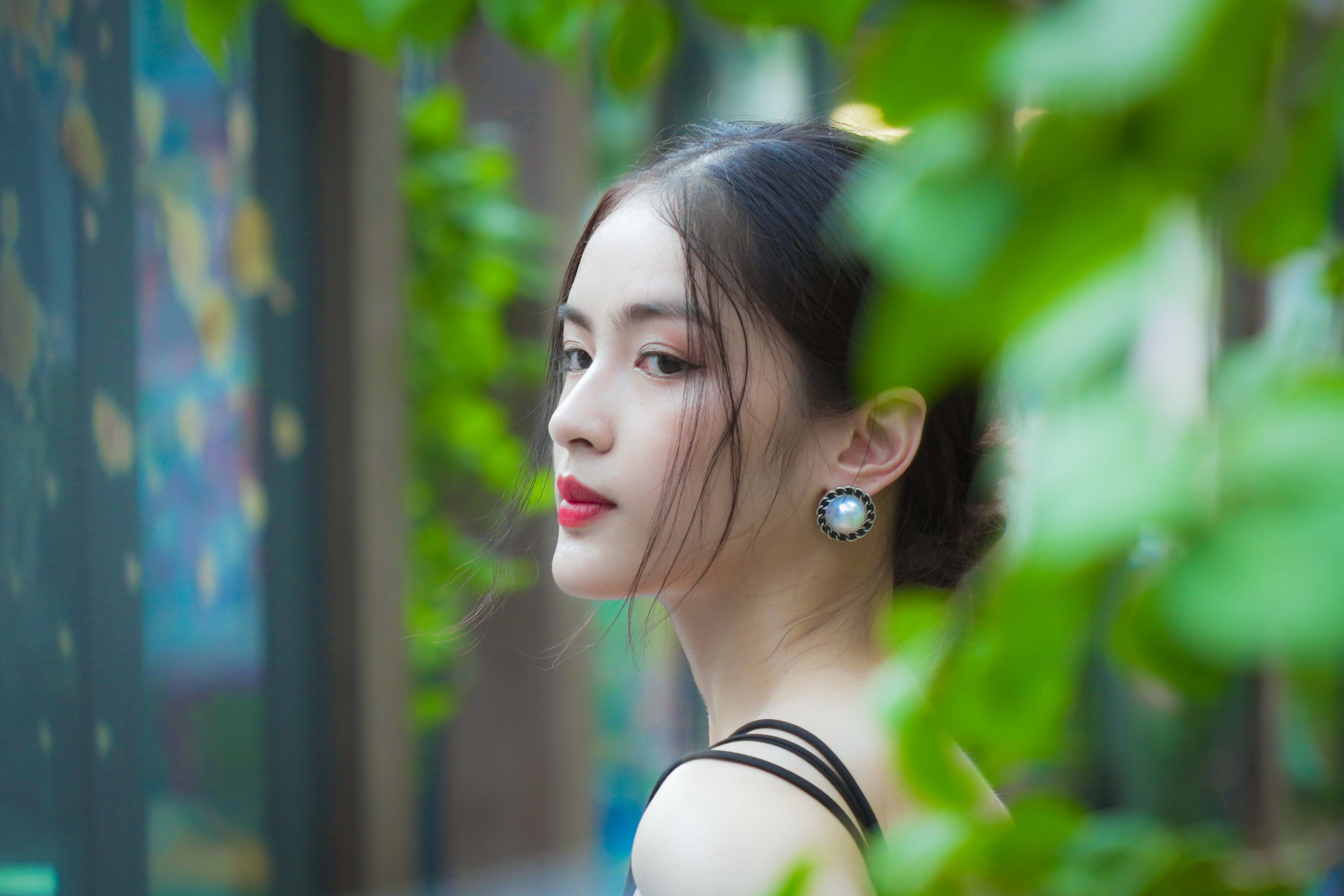 Hoa khoi Ngoai thuong: 'Toi tu tin voi guong mat va voc dang' hinh anh