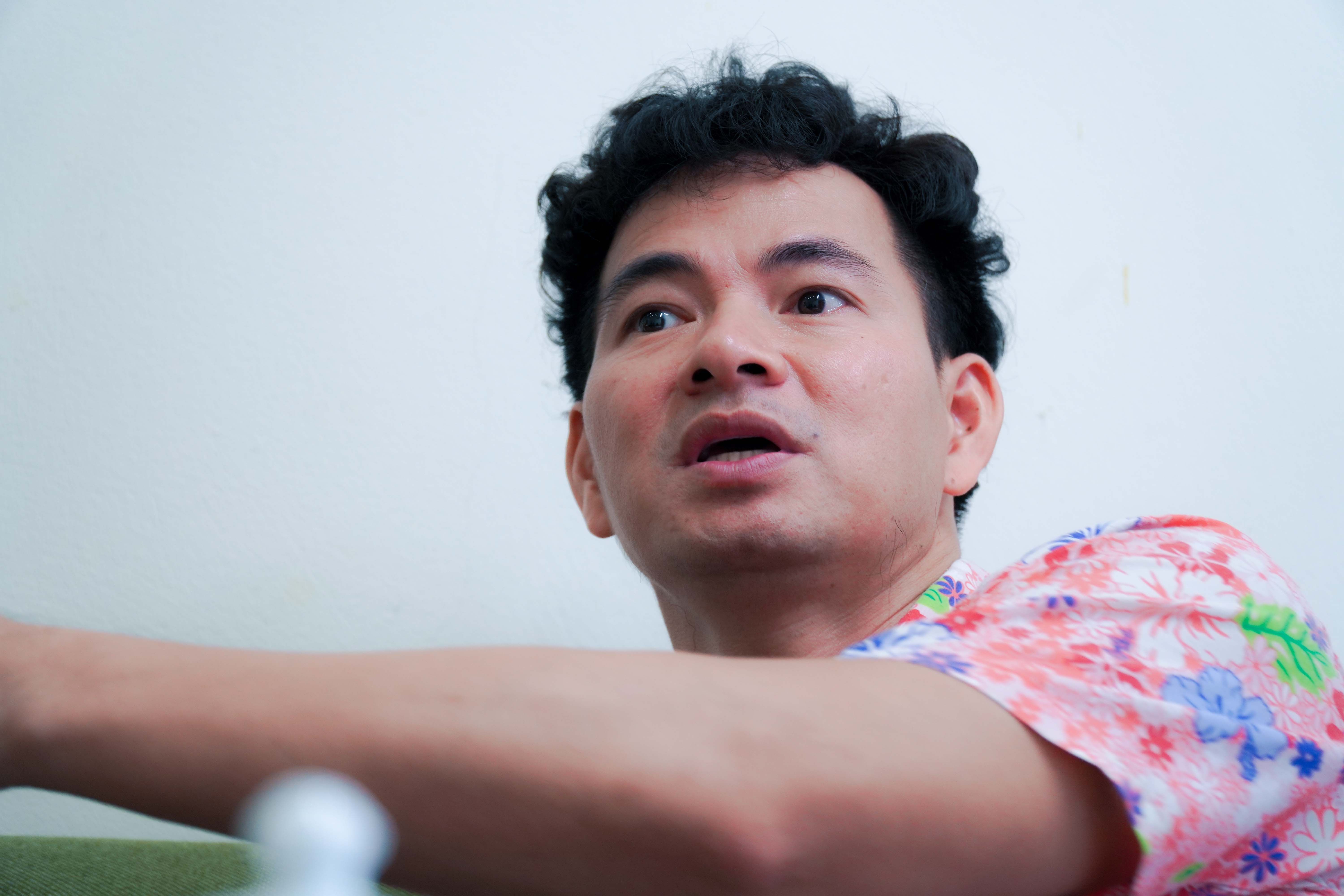 NSUT Xuan Bac xuc dong ke ve tinh yeu cua khan gia danh cho san khau hinh anh