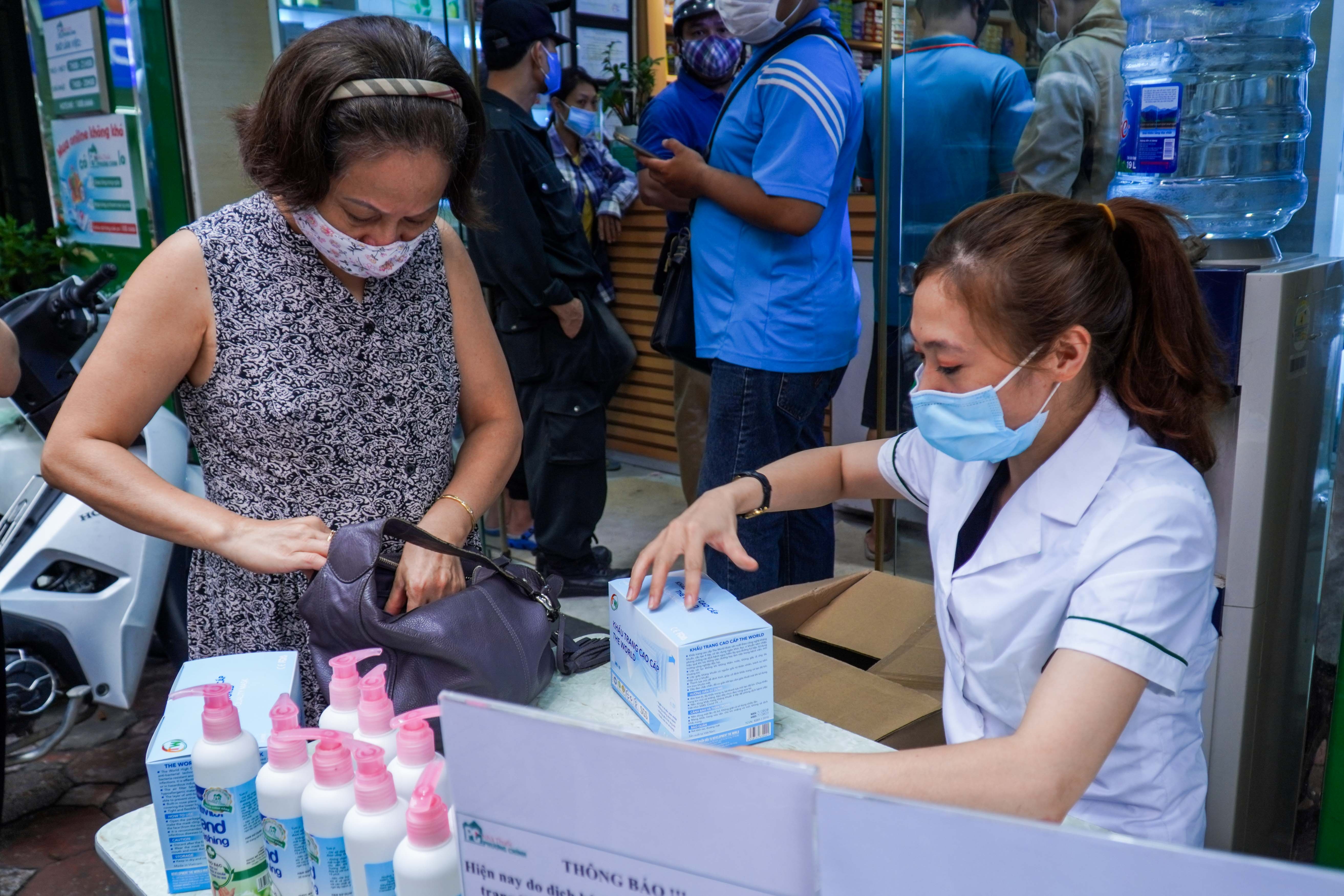 85.000 dong/hop khau trang cat goc, dan buon kho om hang dau co hinh anh