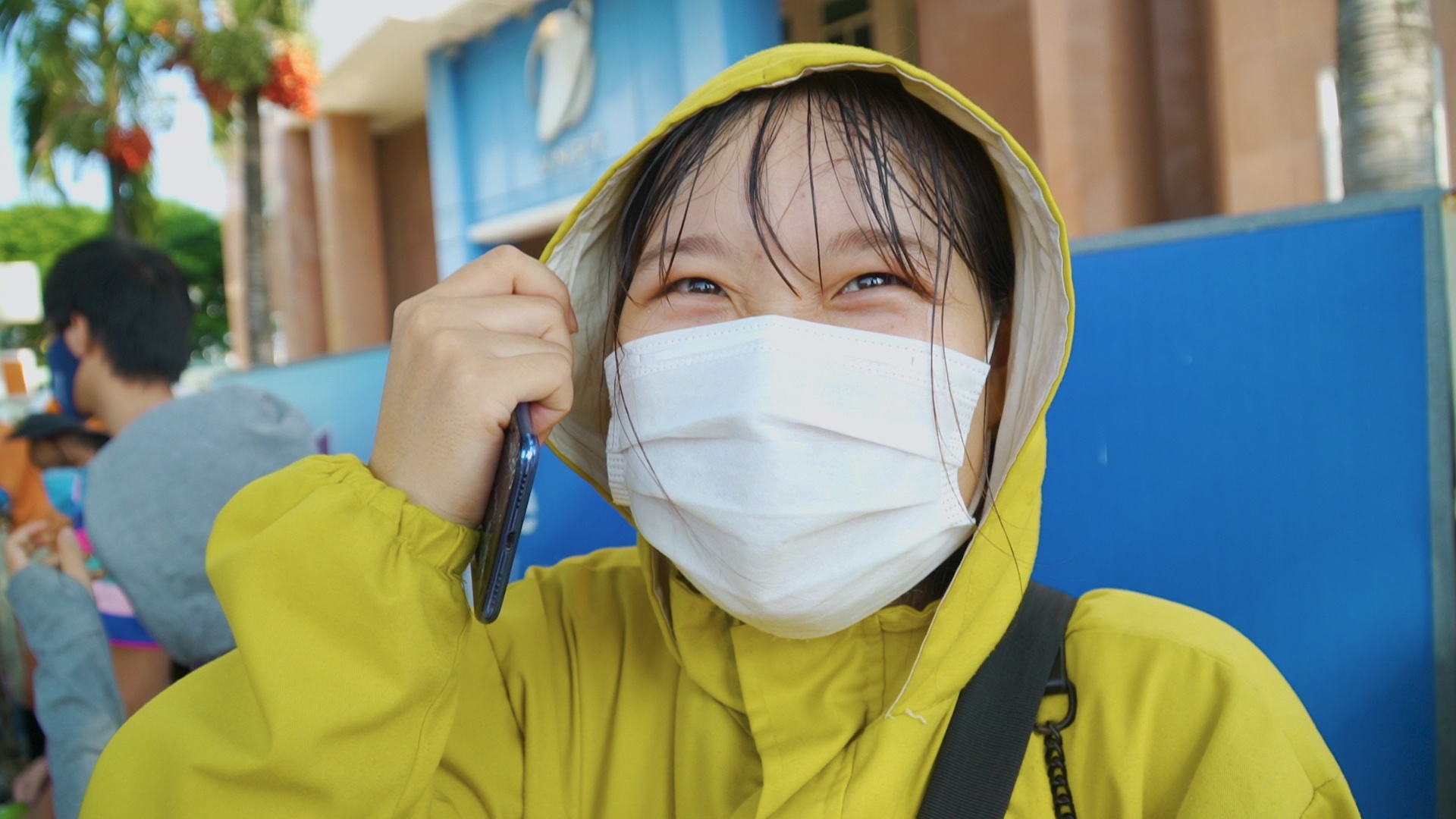 'Em nho nha vi ngay nao ba me cung goi dien hoi bao gio ve' hinh anh