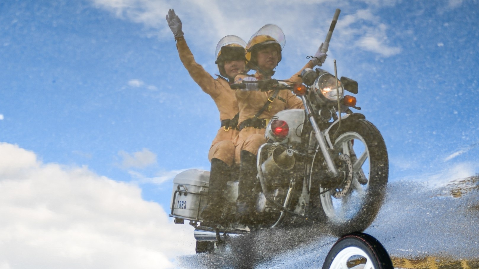 CSGT dien tap dan doan phuc vu Dai hoi Dang hinh anh