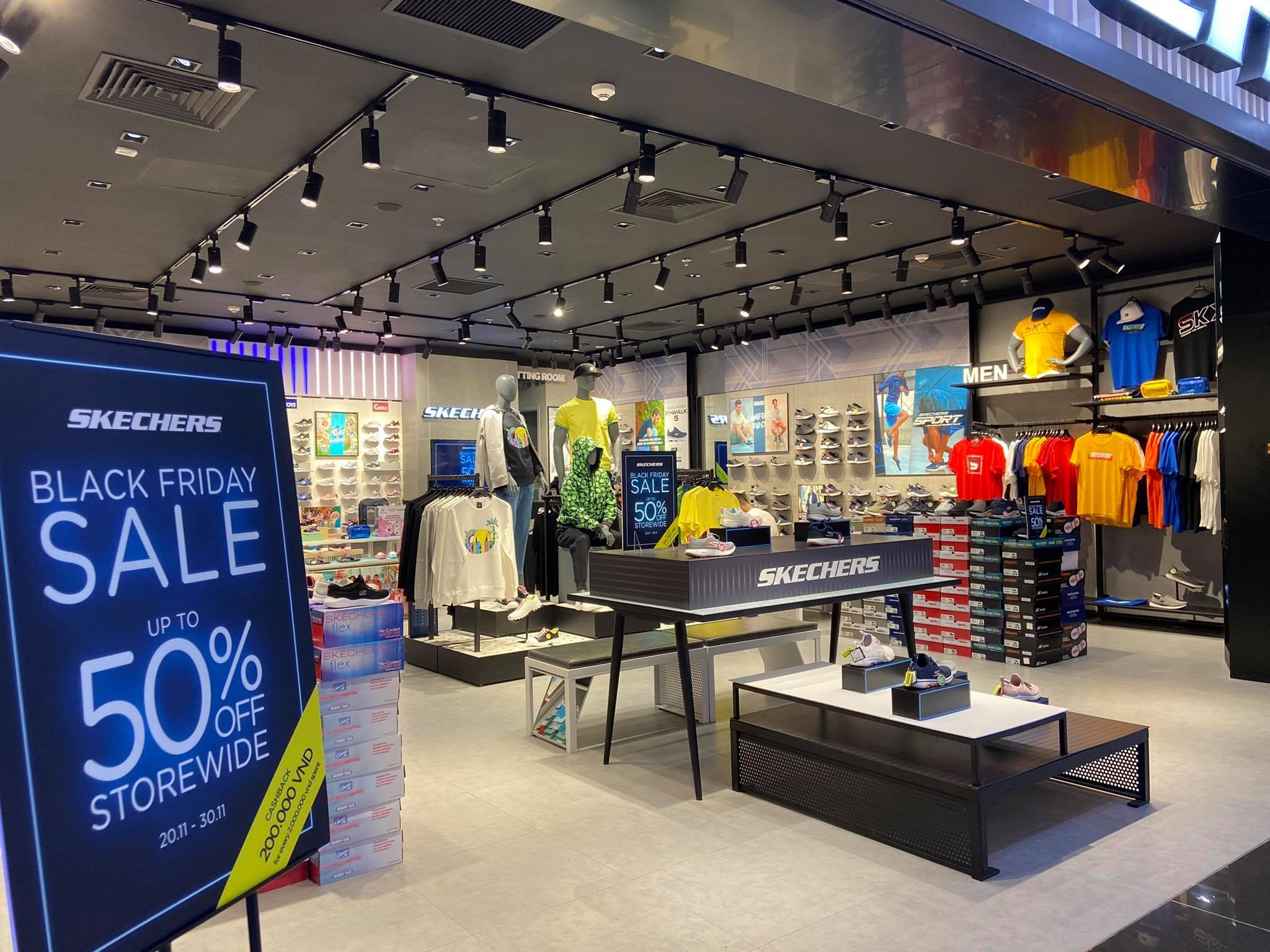 Che giam gia chua that, khach hang o Ha Noi khong voi mua sam hinh anh