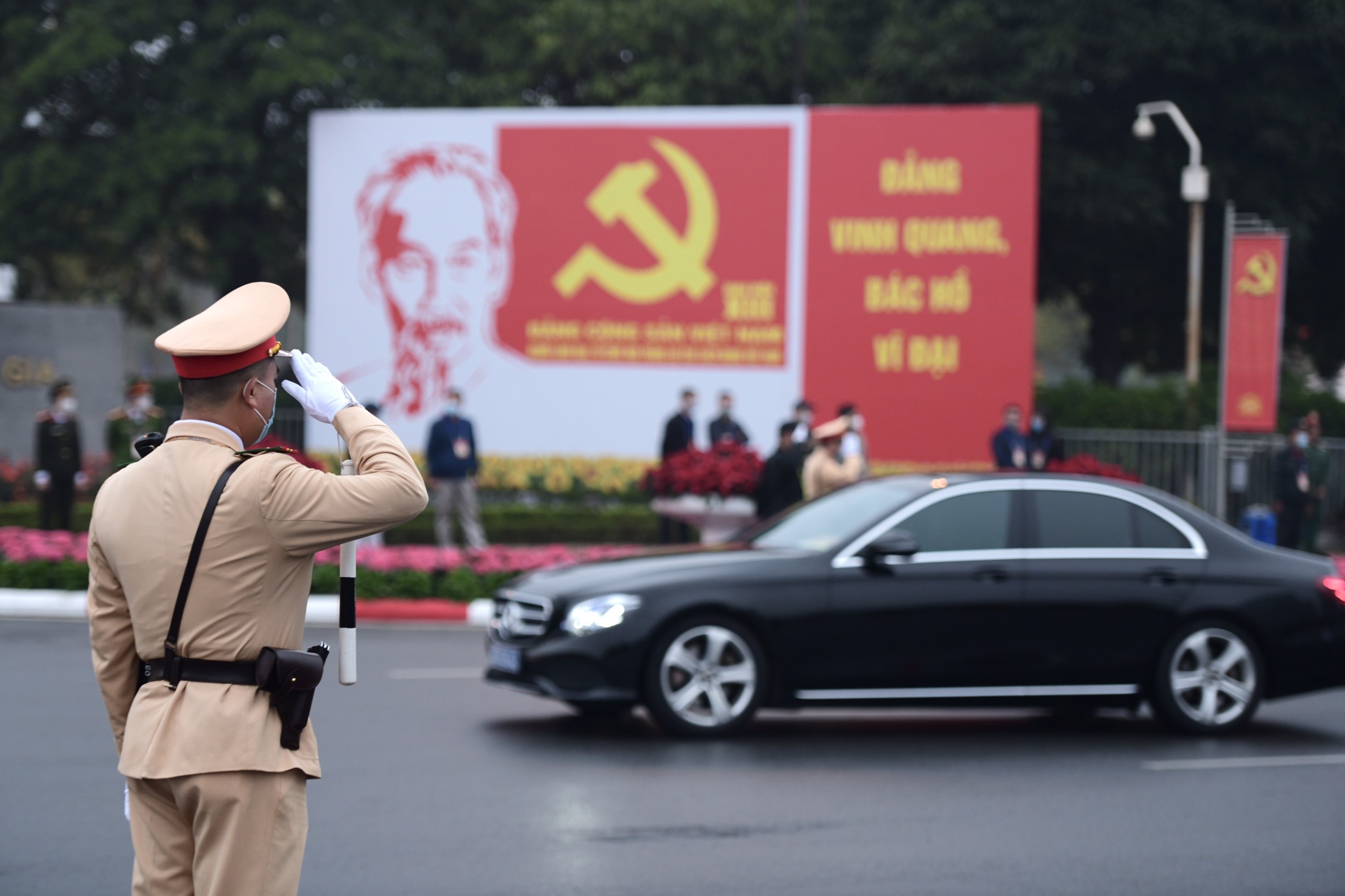 Nguoi dan nen di lai nhu the nao trong thoi gian Dai hoi XIII? hinh anh