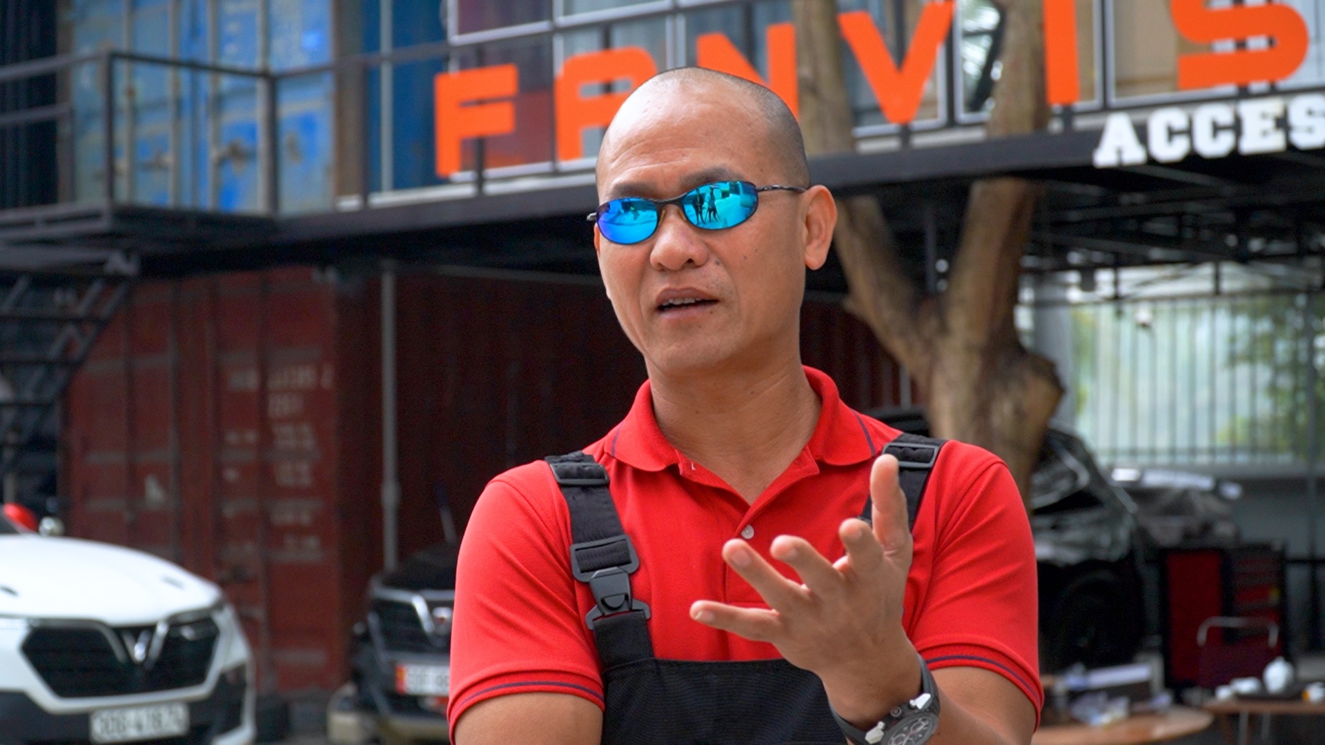 Chuyen gia noi gi ve oto dien VinFast moi ban ra tai Viet Nam? hinh anh