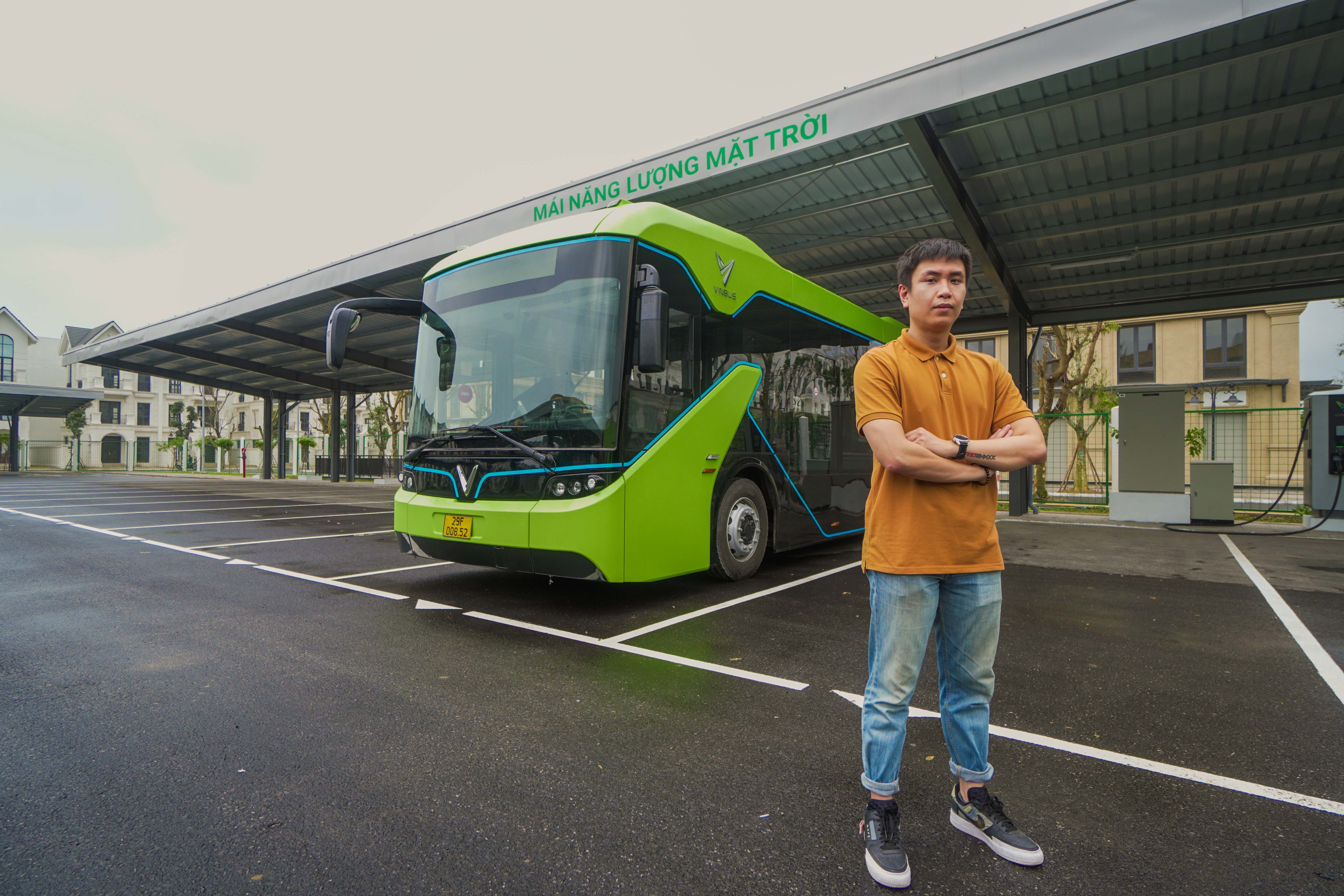 Trai nghiem nhanh xe buyt dien VinBus hinh anh