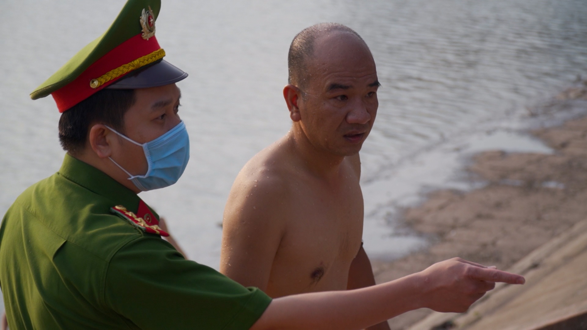 Cong an giai tan dam dong tu tap, tam o ho Linh Dam hinh anh