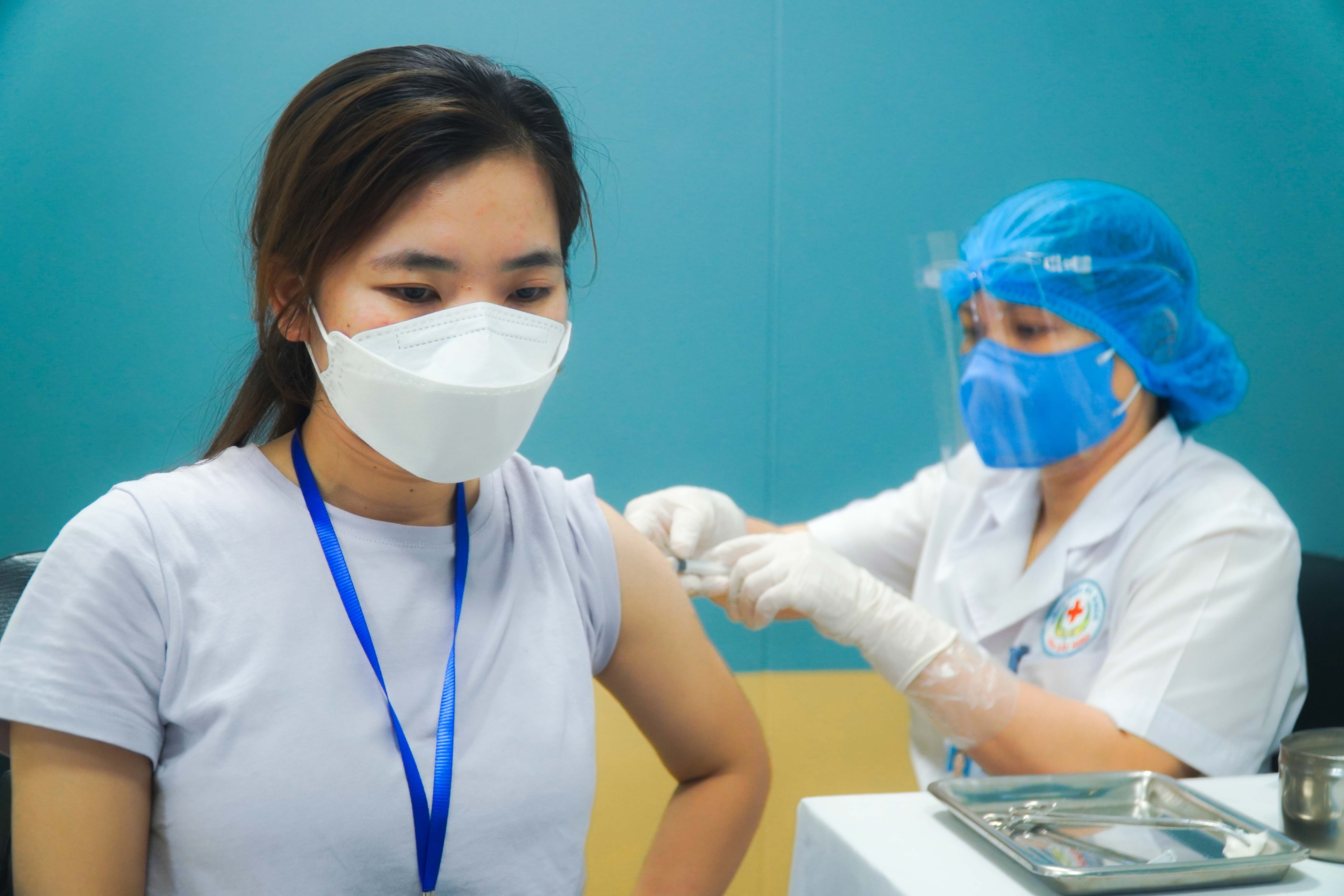 Tiem vaccine cho 15.000 cong nhan nha may Samsung Bac Ninh hinh anh