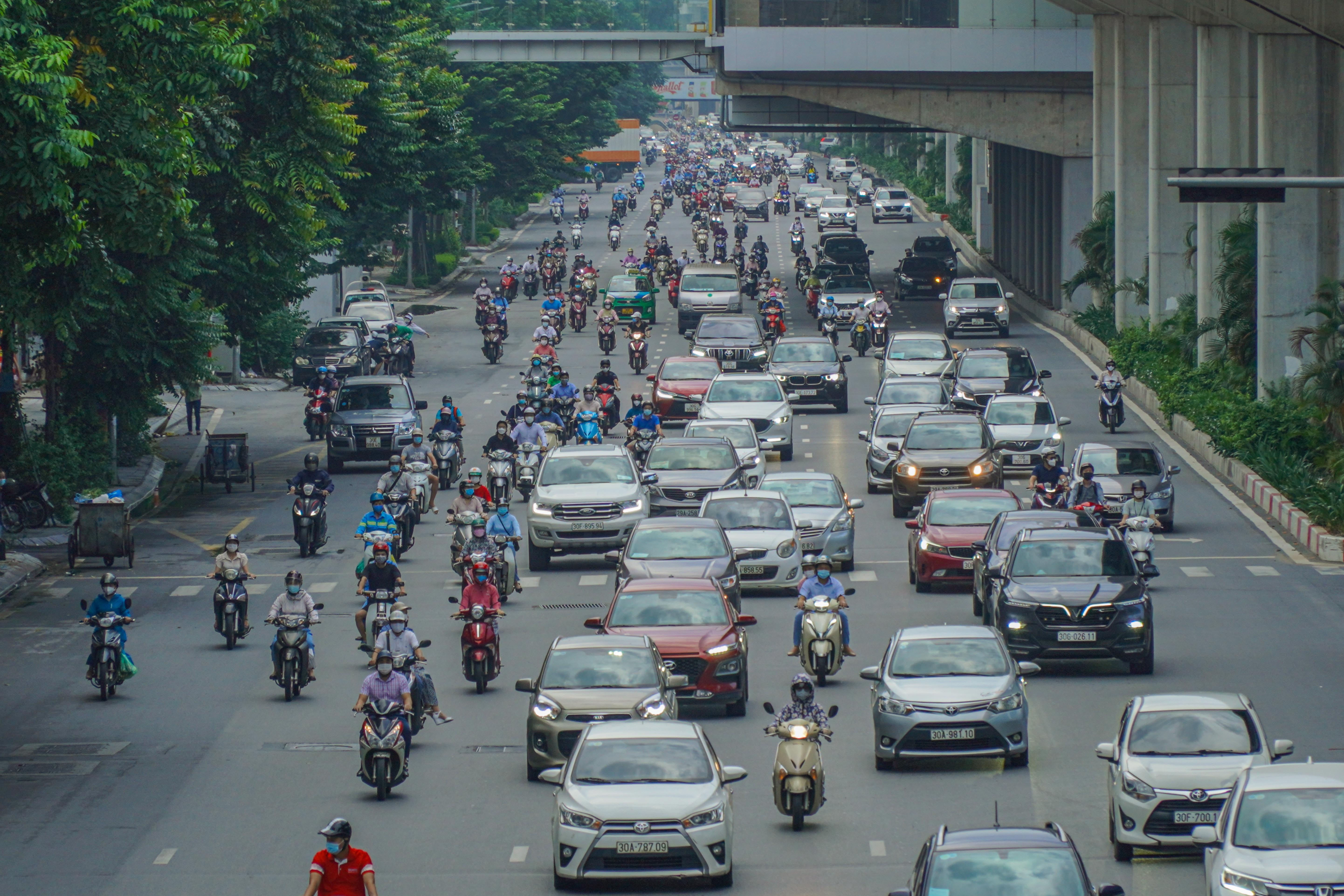 Duong pho Ha Noi nhon nhip sau khi 39 chot kiem soat duoc thao do hinh anh