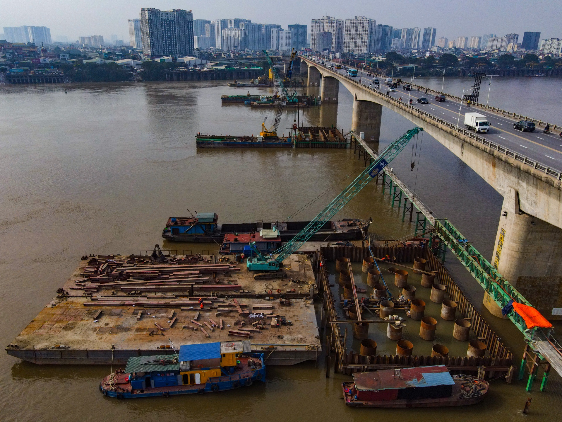 Cau Vinh Tuy 2 hoan thanh 25% sau mot nam thi cong hinh anh