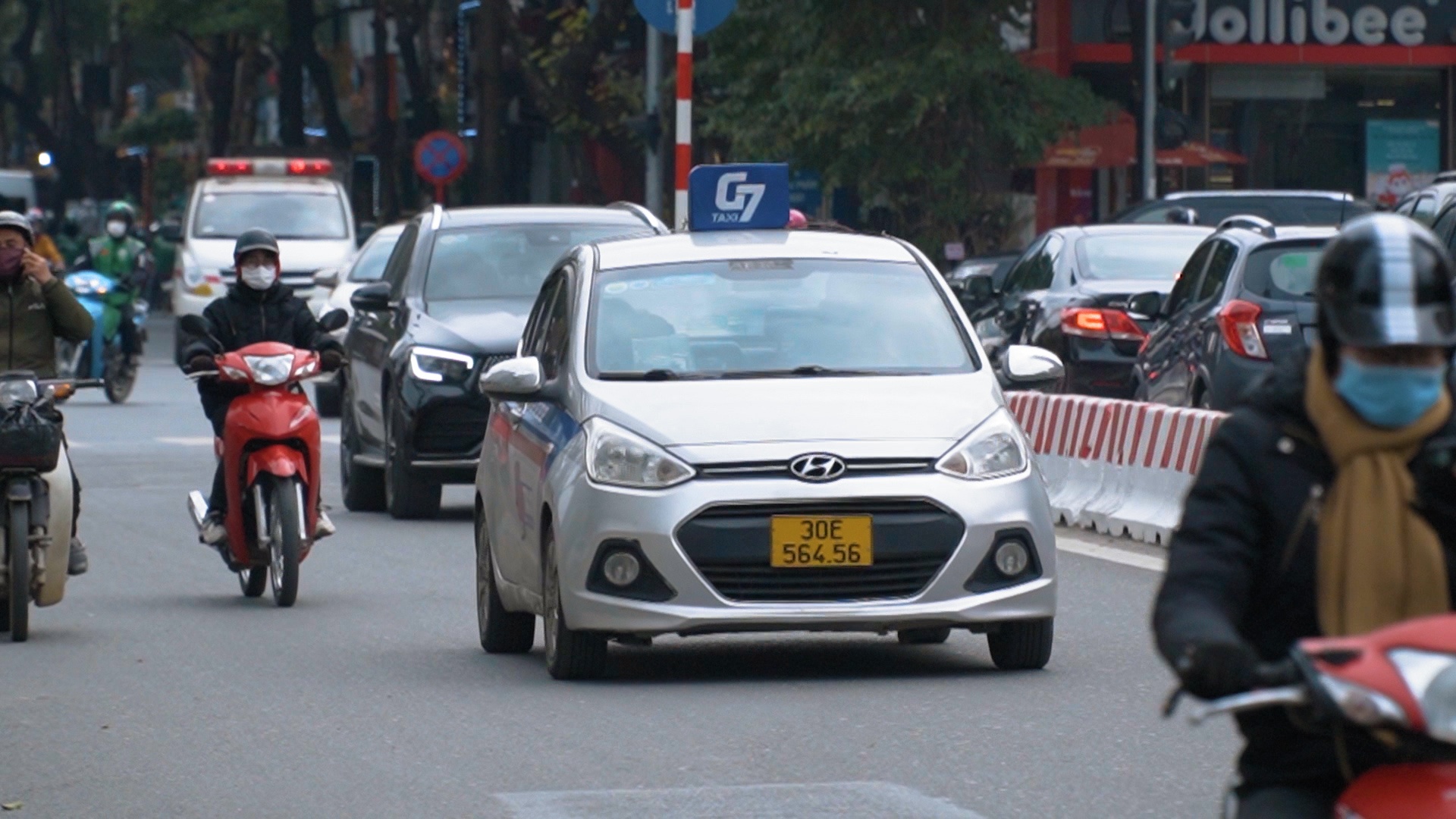 Tai xe lo lang vi gia xang tang ky luc hinh anh