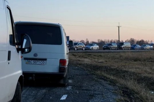 Hanh trinh di tan khoi Ukraine cua nhom nguoi Viet hinh anh