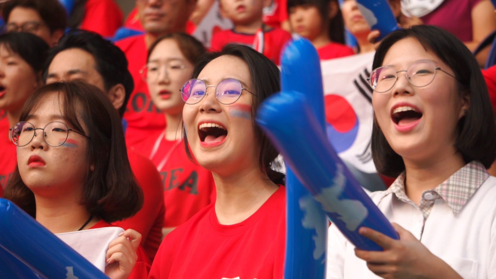 Nhung bong hong tren khan dai co vu Olympic Han Quoc hinh anh