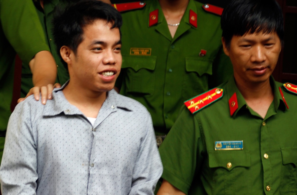 Nam thanh nien buon ma tuy cuoi tuoi vi thoat an tu hinh anh