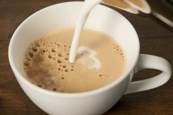 Dieu gi xay ra khi bo sua vao tra hinh anh