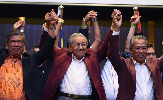 Cuu thu tuong 92 tuoi Mahathir tro lai ghe lanh dao Malaysia hinh anh