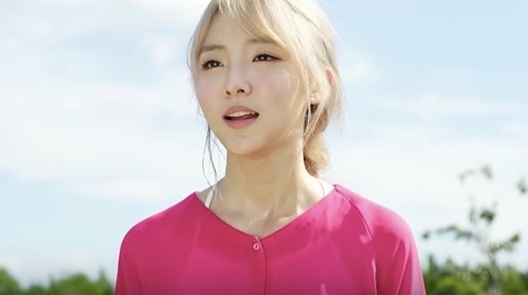 4 hot girl nuoc ngoai co dong fan nho hat tieng Viet hay hinh anh