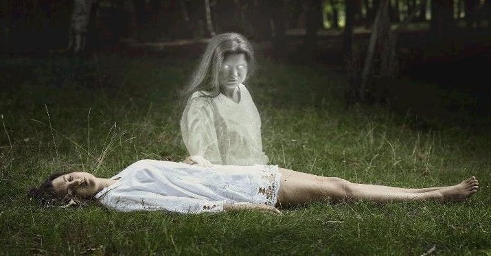 Tai sao mot so nguoi tin rang ho thay ma? hinh anh