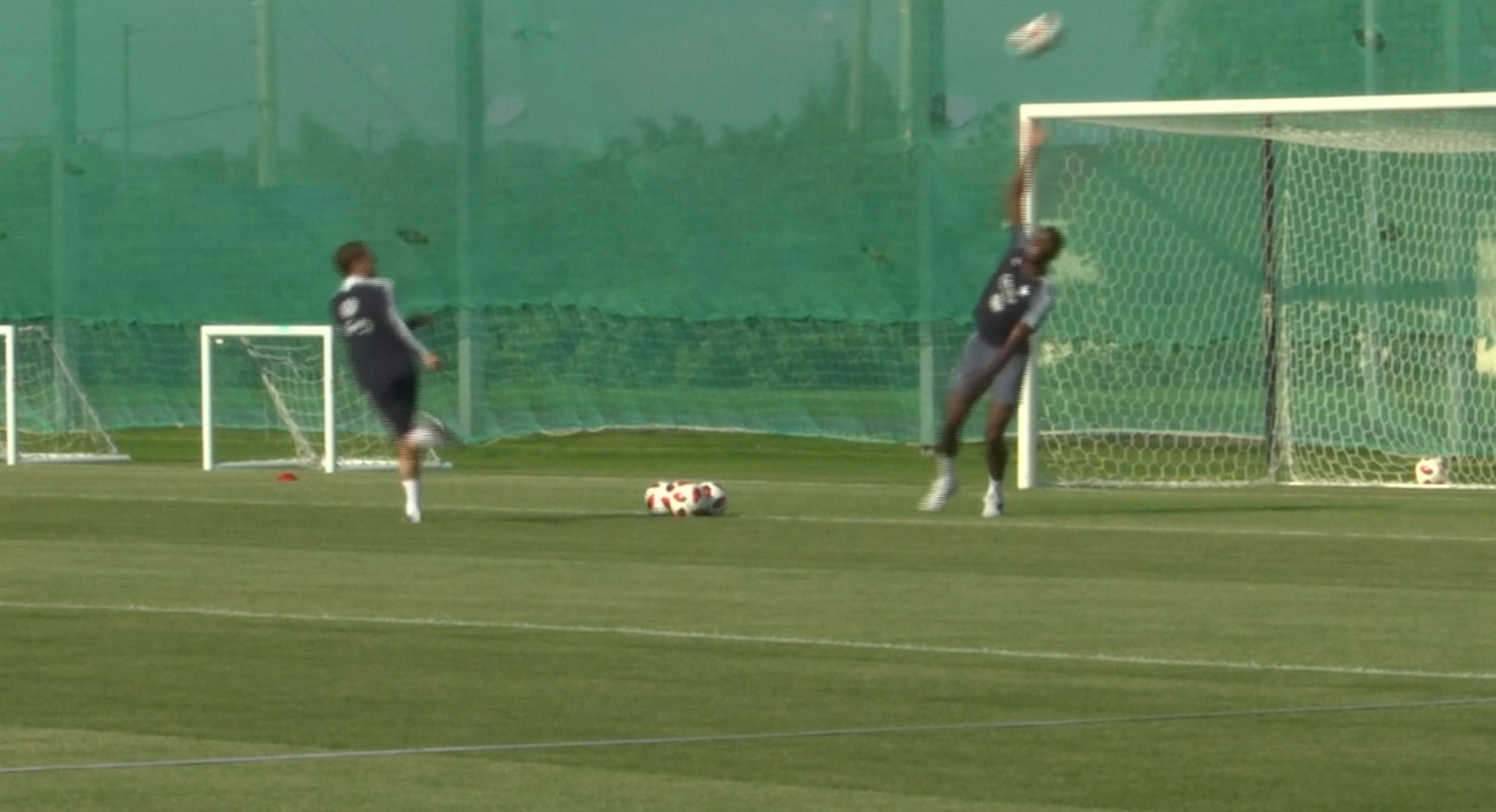 Tuyen Phap tap luyen truoc co hoi vo dich World Cup lan 2 hinh anh