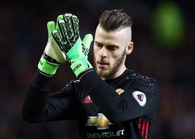 Mourinho chi trich De Gea, loai ra khoi doi hinh MU hinh anh
