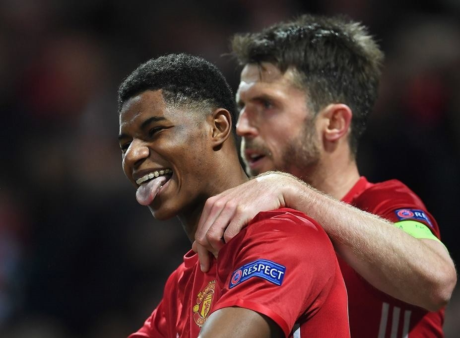 Sau hon 6 nam, MU moi lai hay the nay hinh anh