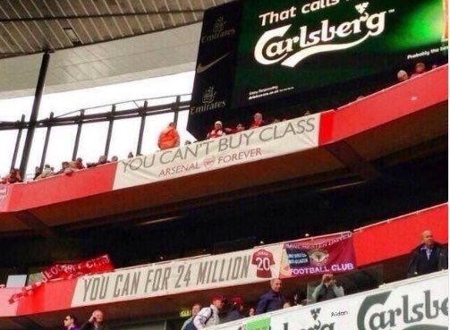 Doi nha thua tran, fan MU van co co che gieu Arsenal hinh anh