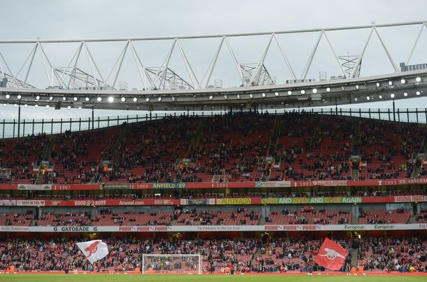 sân emirates vắng khán giả ảnh 1 san emirates vang khan gia anh 1