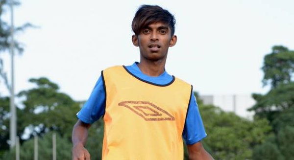 Ban thang cua Hanafi Akbar ghi vao luoi U15 Montenegro hinh anh