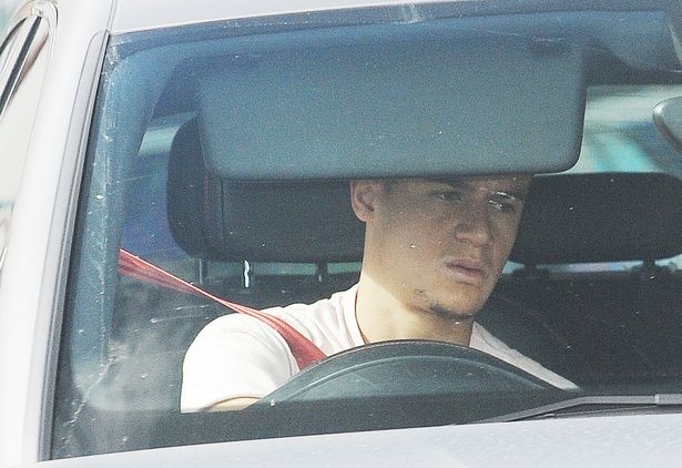 Coutinho nhan nho tro lai Liverpool hinh anh