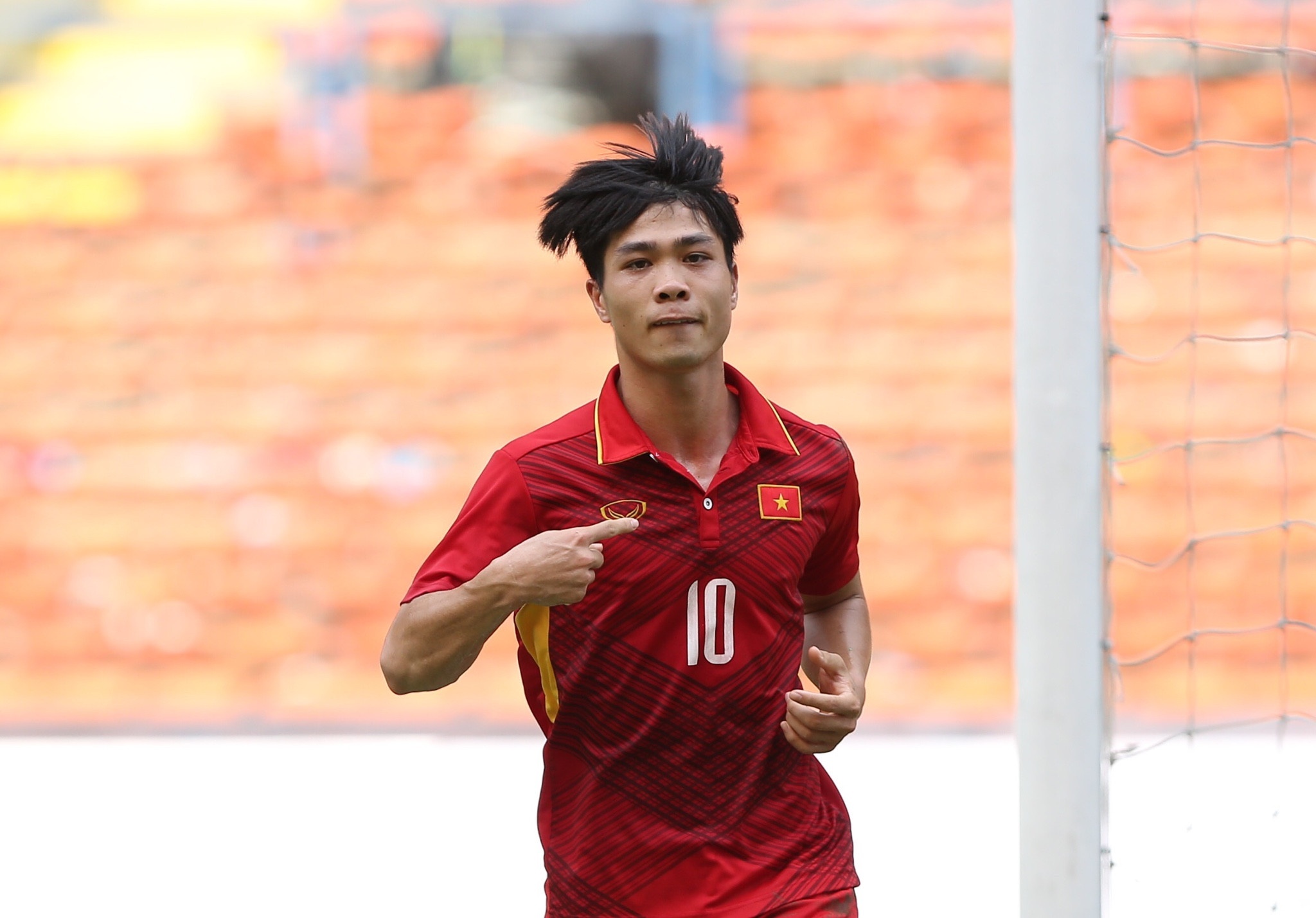 Cong Phuong: 'Ghi ban la trach nhiem cua toi' hinh anh