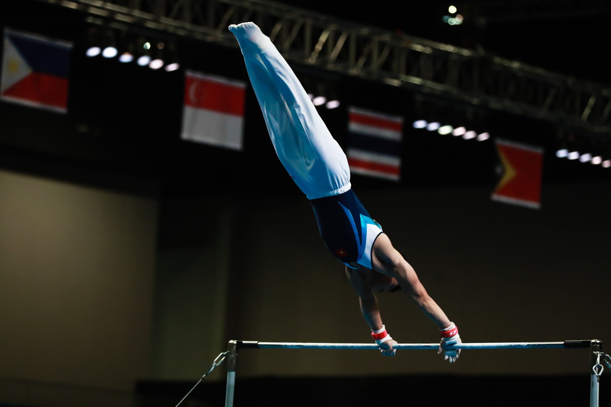 the duc dung cu gianh huy chuong vang anh 8